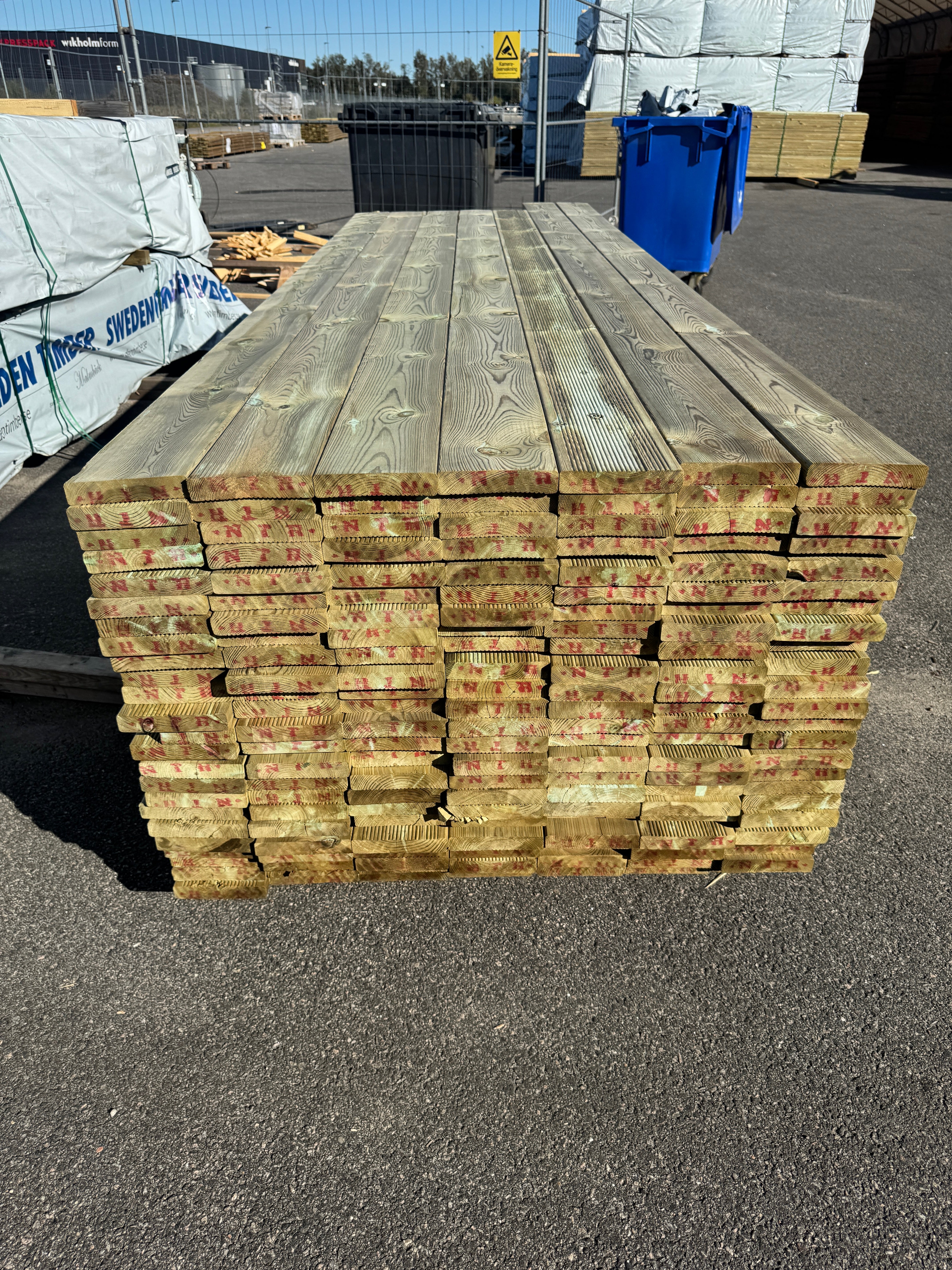 Paket Rillad Trall 28x145mm – 168 st (3,30–3,60 m, furu, NTR AB, B-sort)