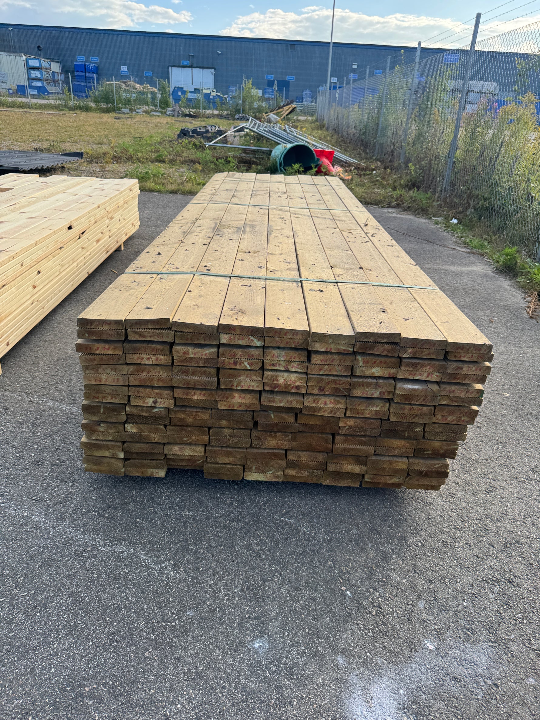 Paket Rillad Trall 28x120 – 144st – 3.60 m – NTR AB A-sortering