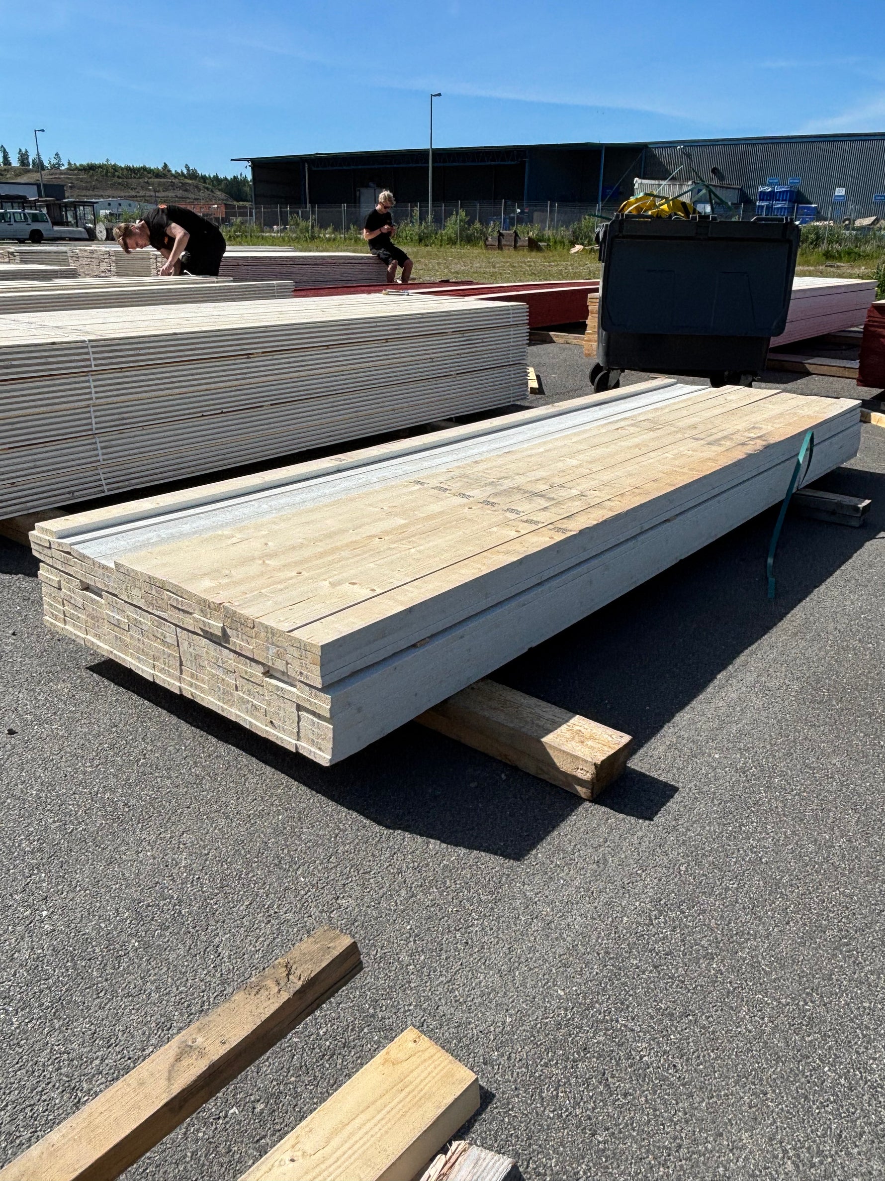 Paket Finsågade Brädor 22x95mm, 118st 3.60m Grundmålade
