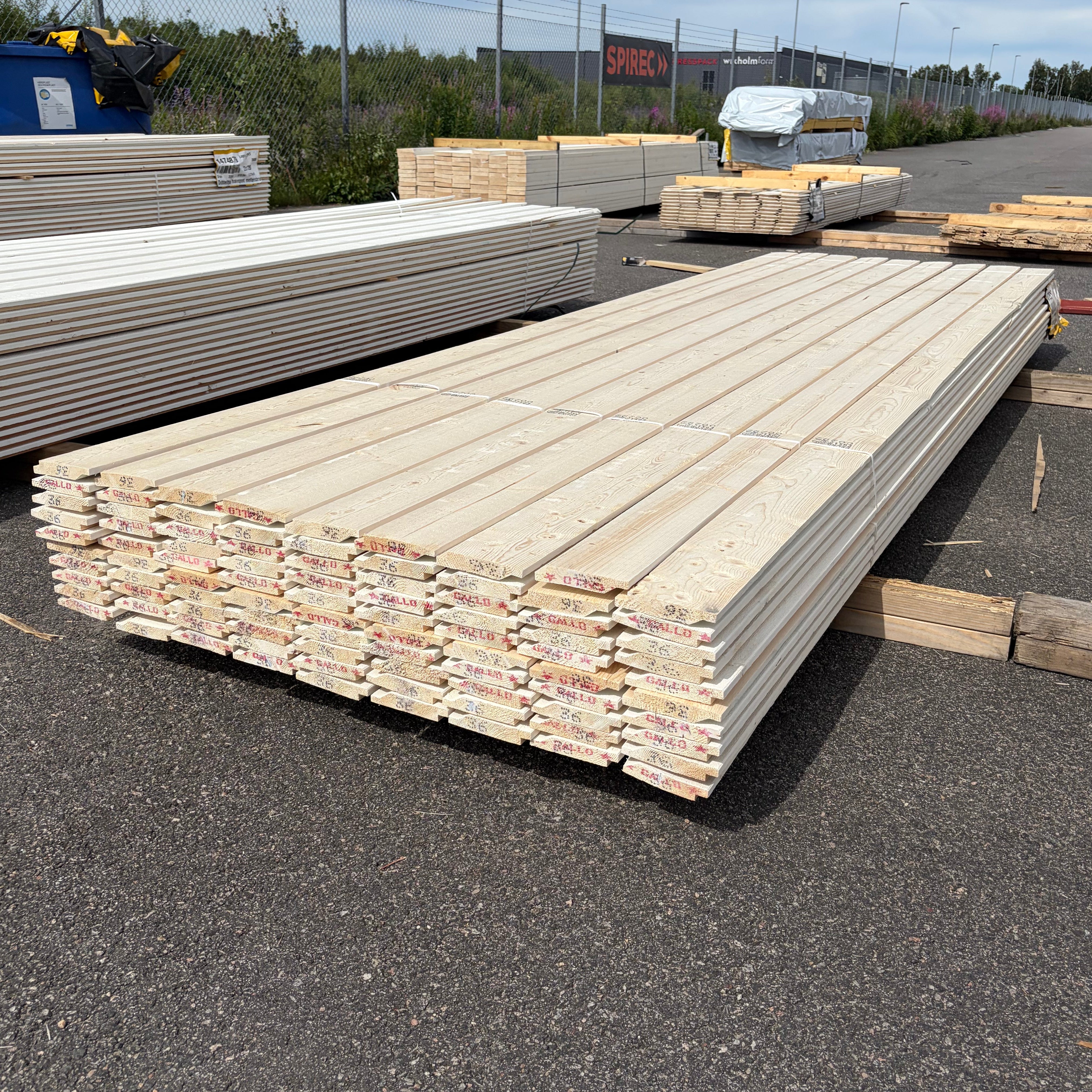 Paket Ytterpanel Enkelfas Halvspont 22x120mm, 90st 3.60m Grundmålad