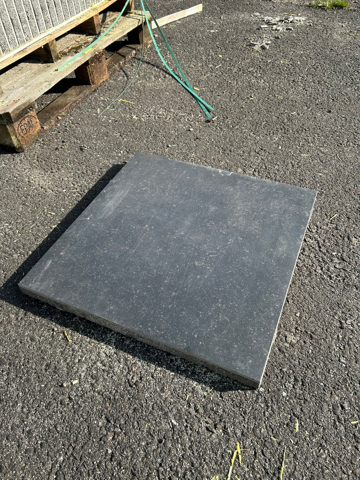 Pall GeoCeramica Impasto Svart 600×600×40 mm – 28 st, 10,08 m²