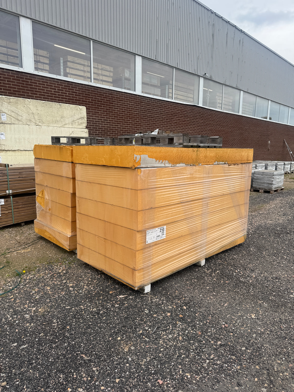 2 Pall PIR-isolering 210x1200x2400mm – 14st – ca 40,3m²