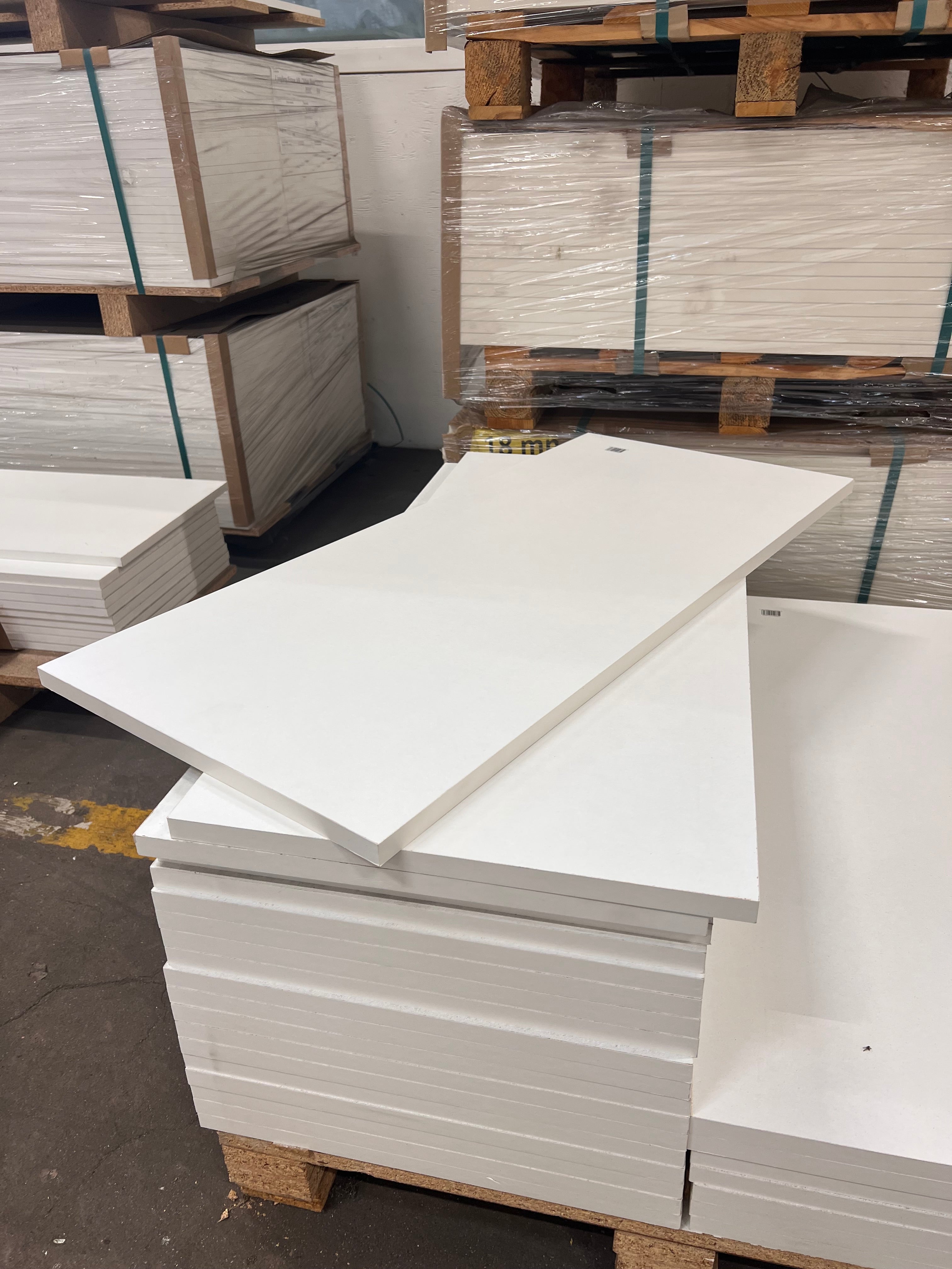 Hyllplan 18x900x400mm - Vit Melaminbelagd Spånskiva