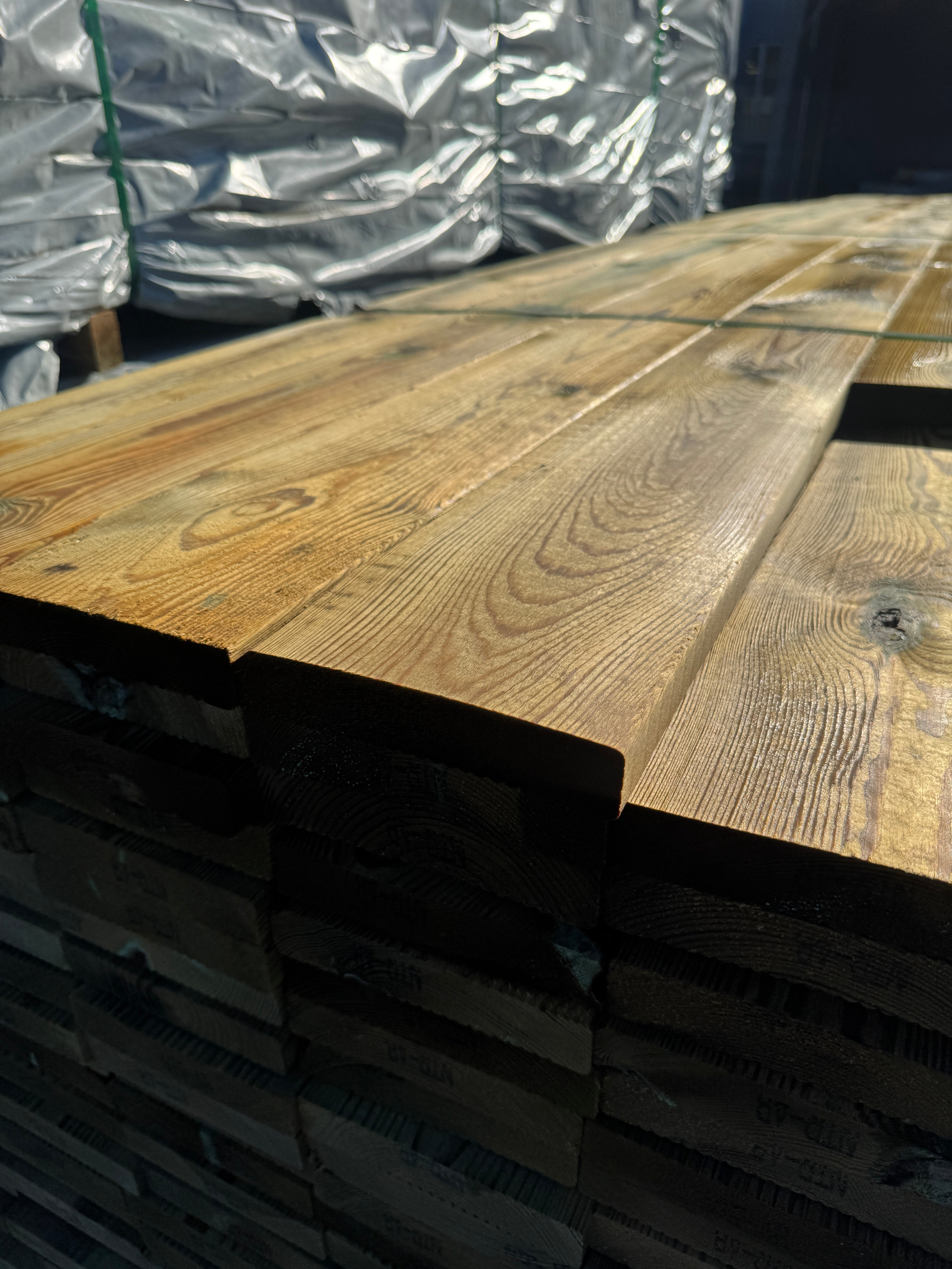 Trall 28x145mm Rillad – 4,80 m (furu, NTR AB, B-sort)