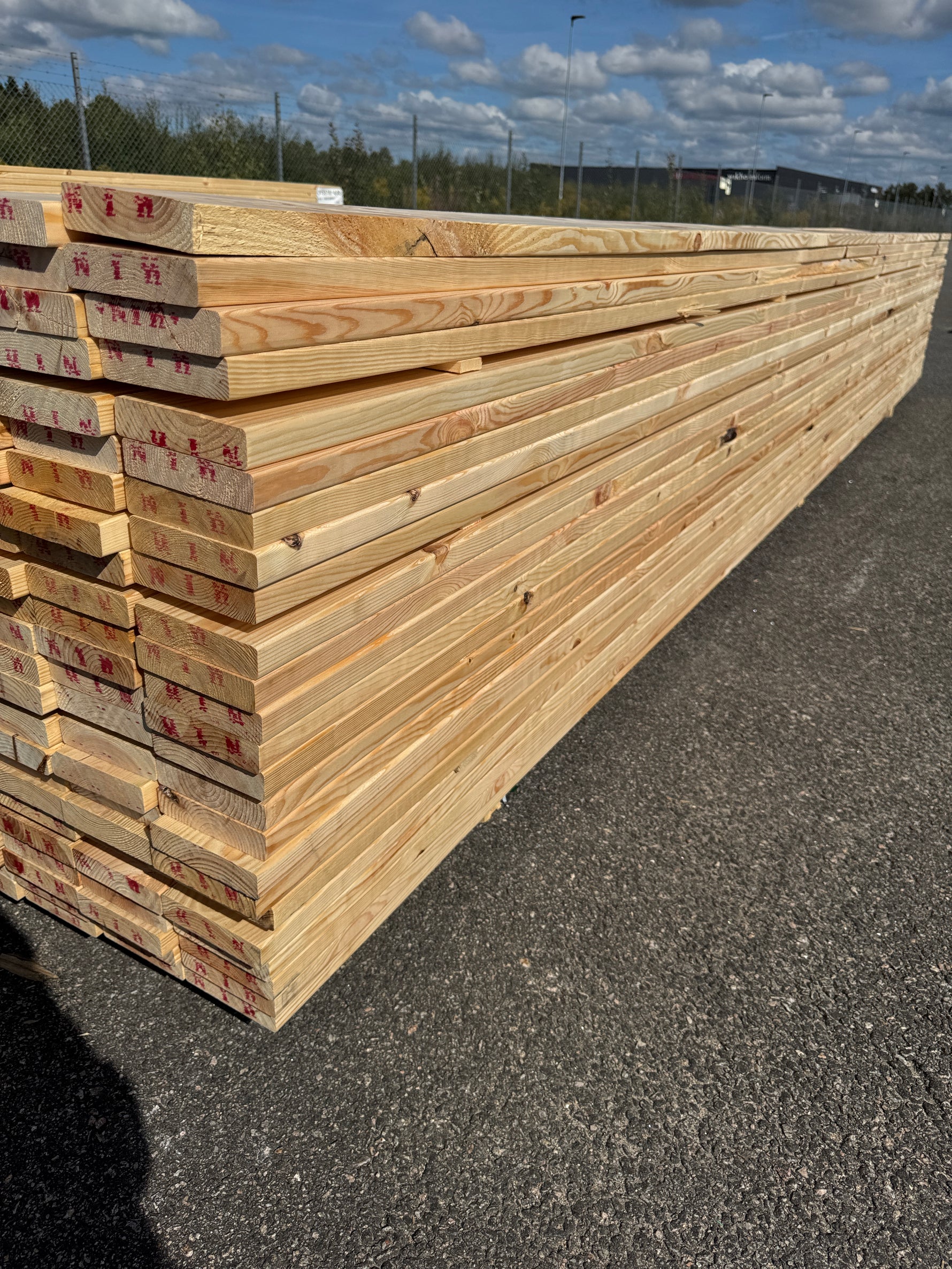 Paket Hyvlad 28x120 – 216st – 4.80 m – ANDRASORTERING