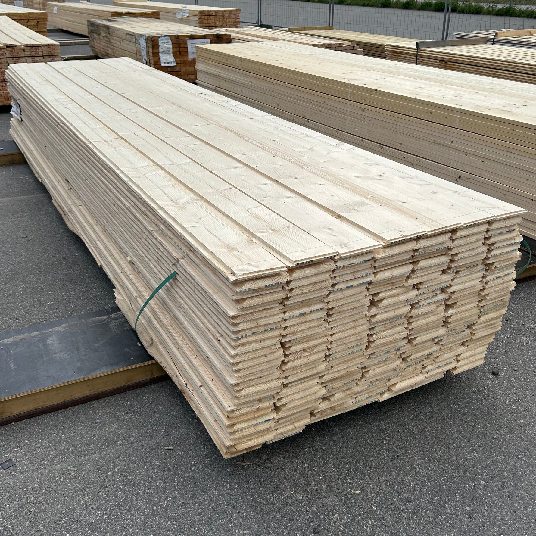 Paket Ytterpanel Enkelfas Fals 22x145mm 4.20m – 175st (Obehandlade)
