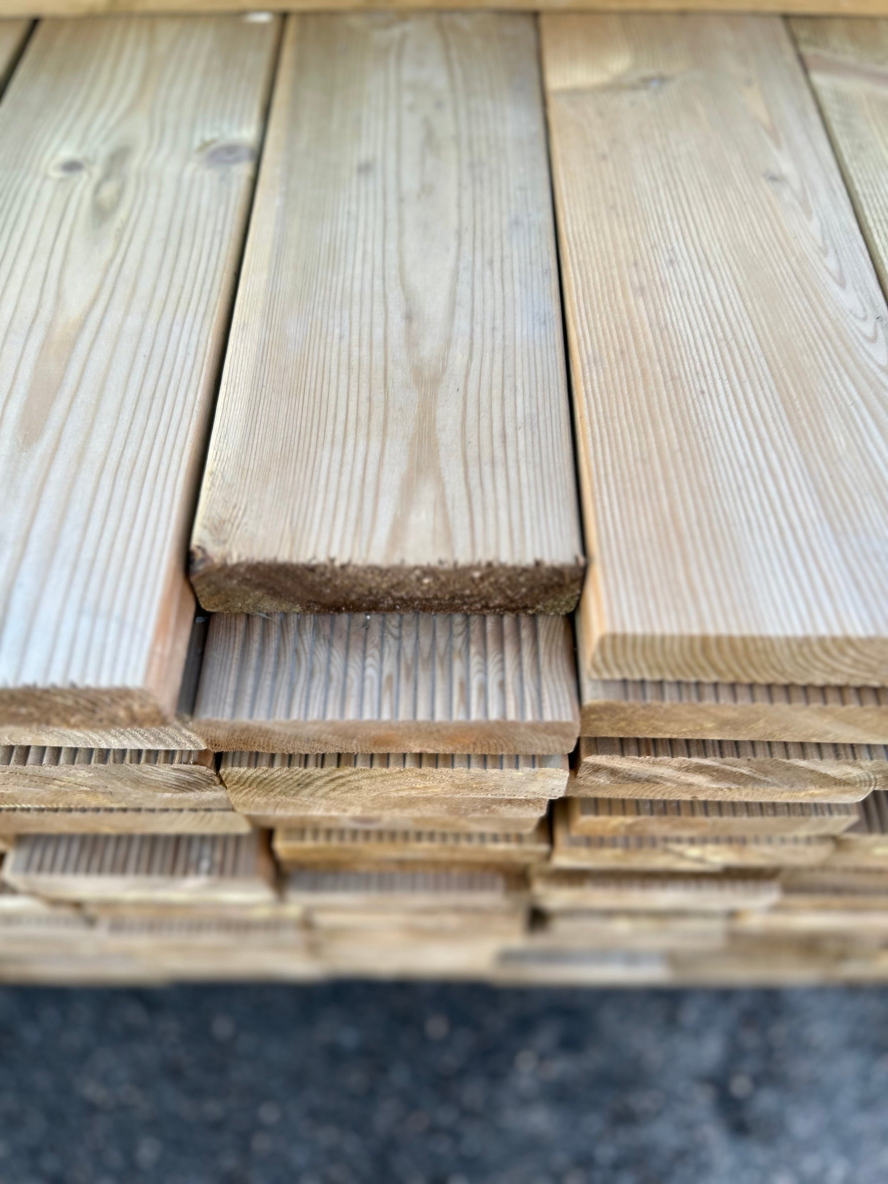 Paket Tryckimpregnerad Rillad Trall 28x120mm, 144st 4.20m