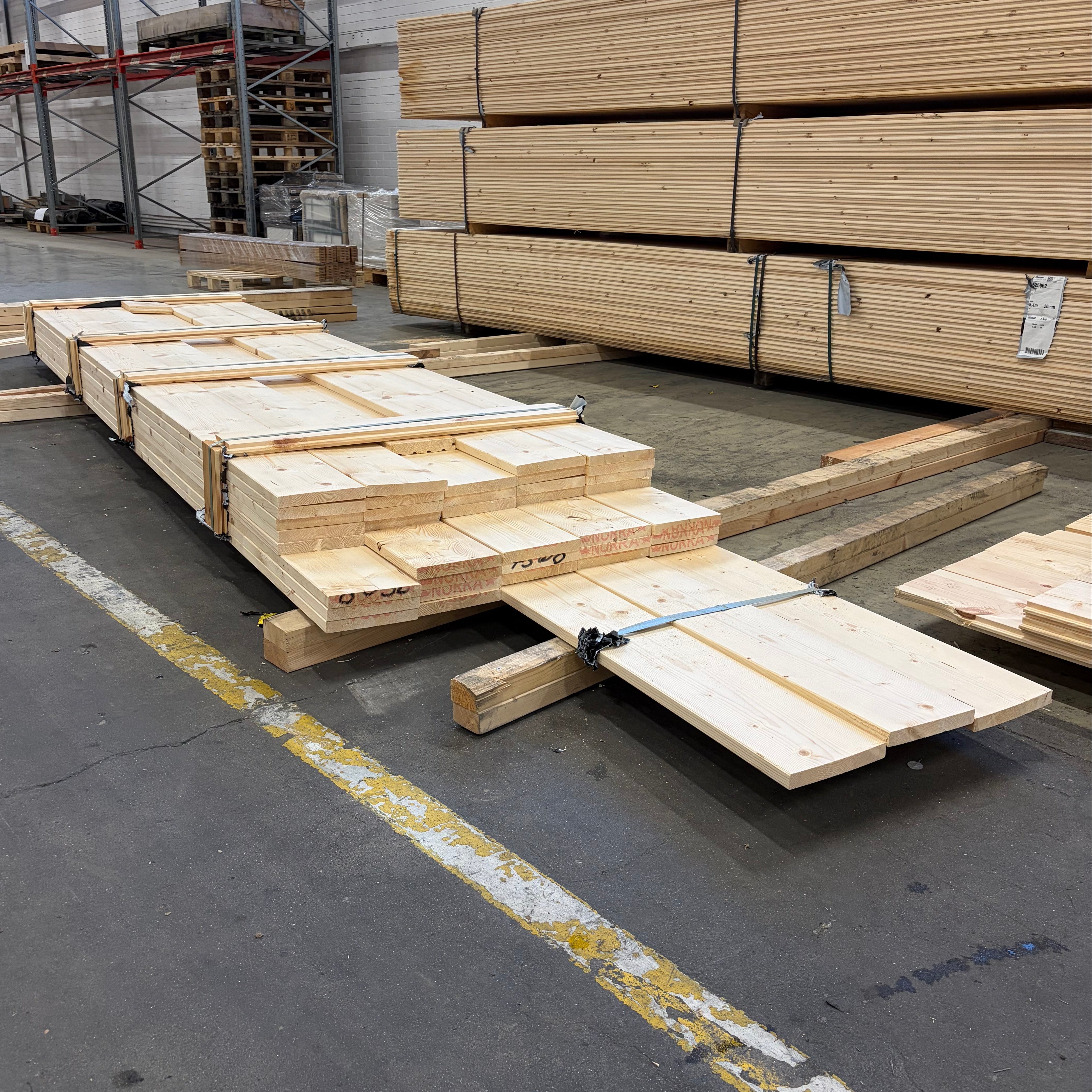 Paket Brädor Runtomhyvlat 26x194mm- 39st (3,90 - 5,10m)