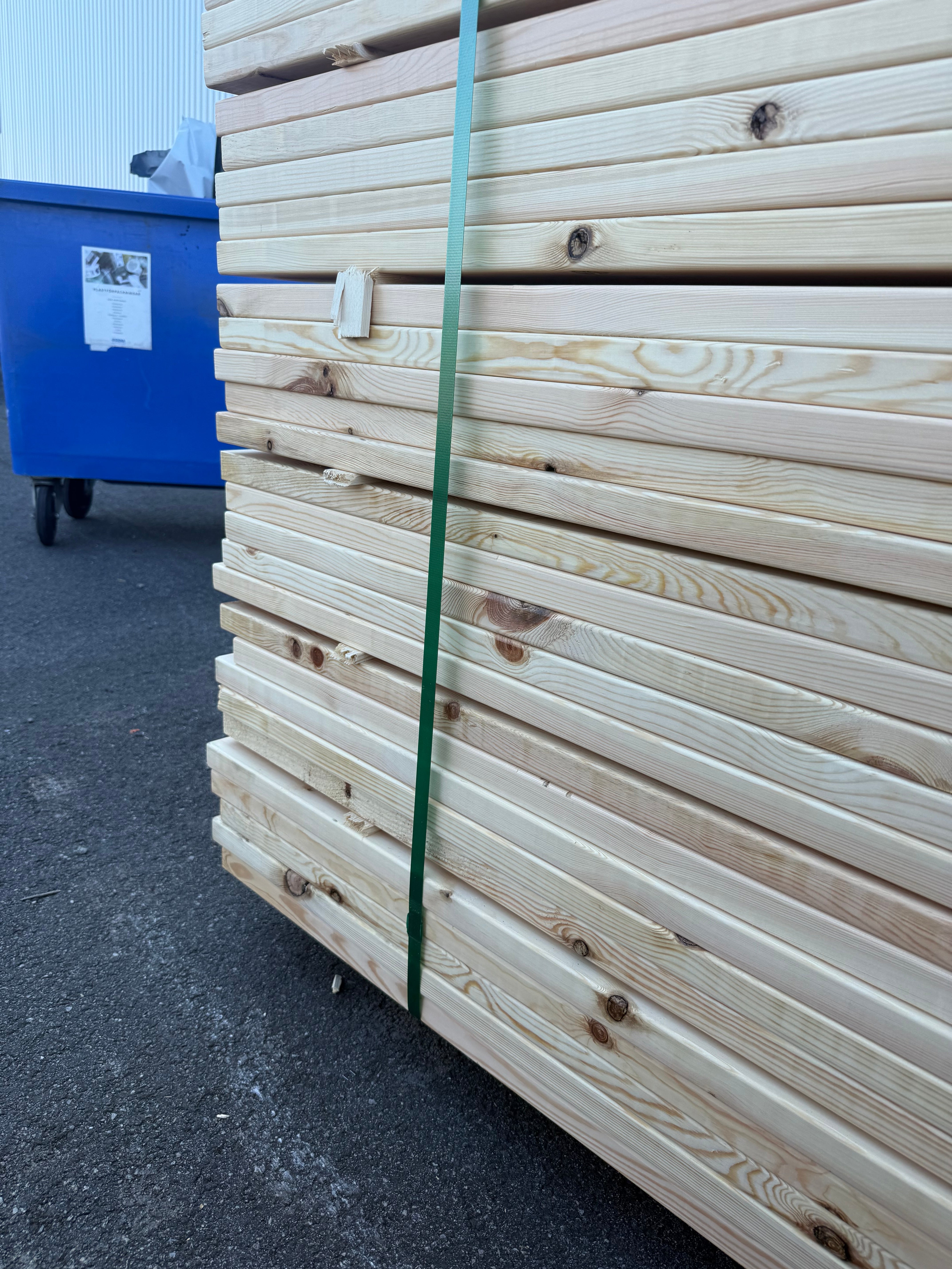 Hyvlad 34x145 Obehandlad Furu (Sekunda)