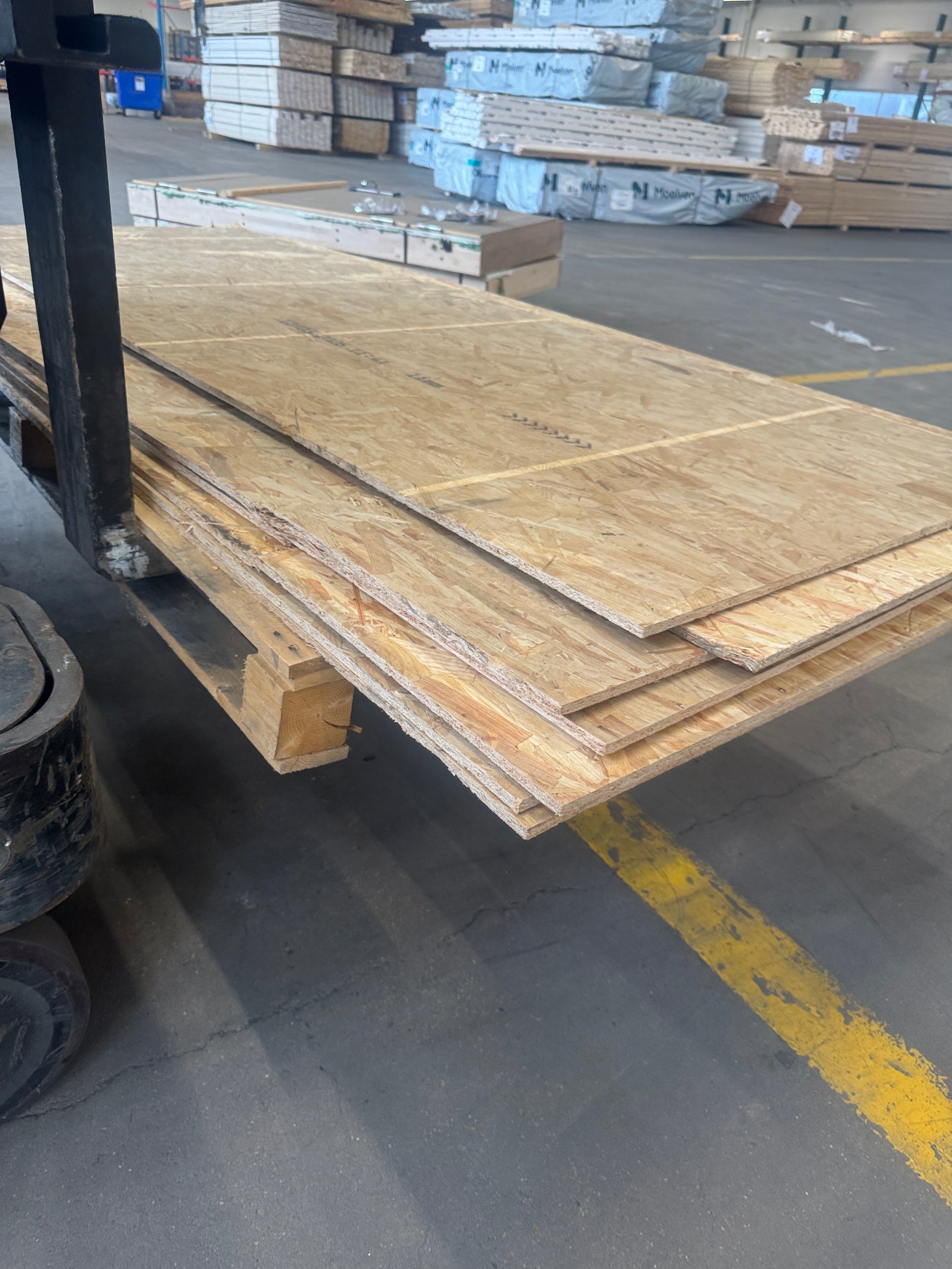 Parti OSB-skivor 11 mm kantskadade – 7 st