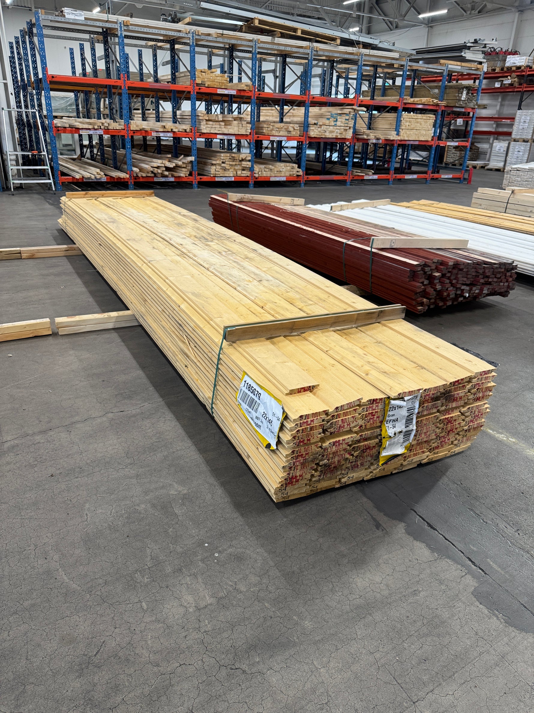 Paket Ytterpanel 22x145mm 4,80–5,40m – 110 st Vattenskadat