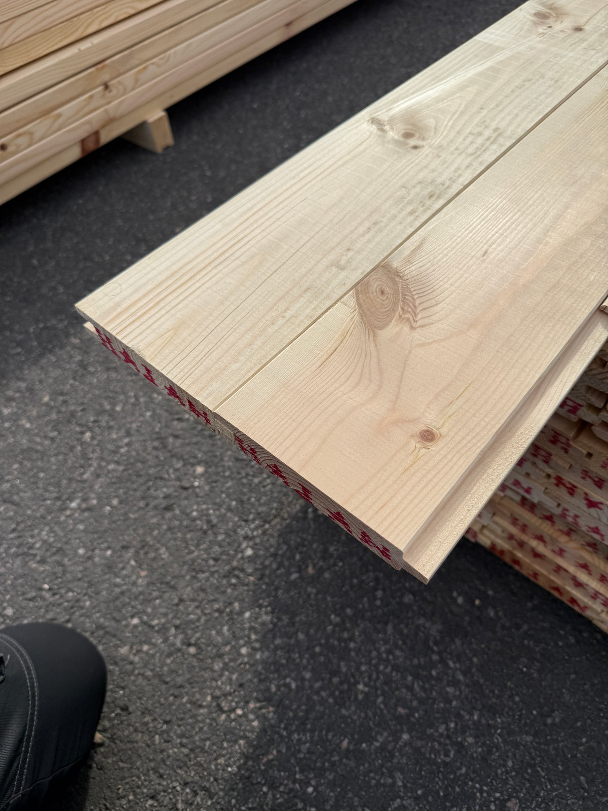 Paket Spontade Brädor 27x145mm Furu 3,60m – 96st (Andra Sortering)