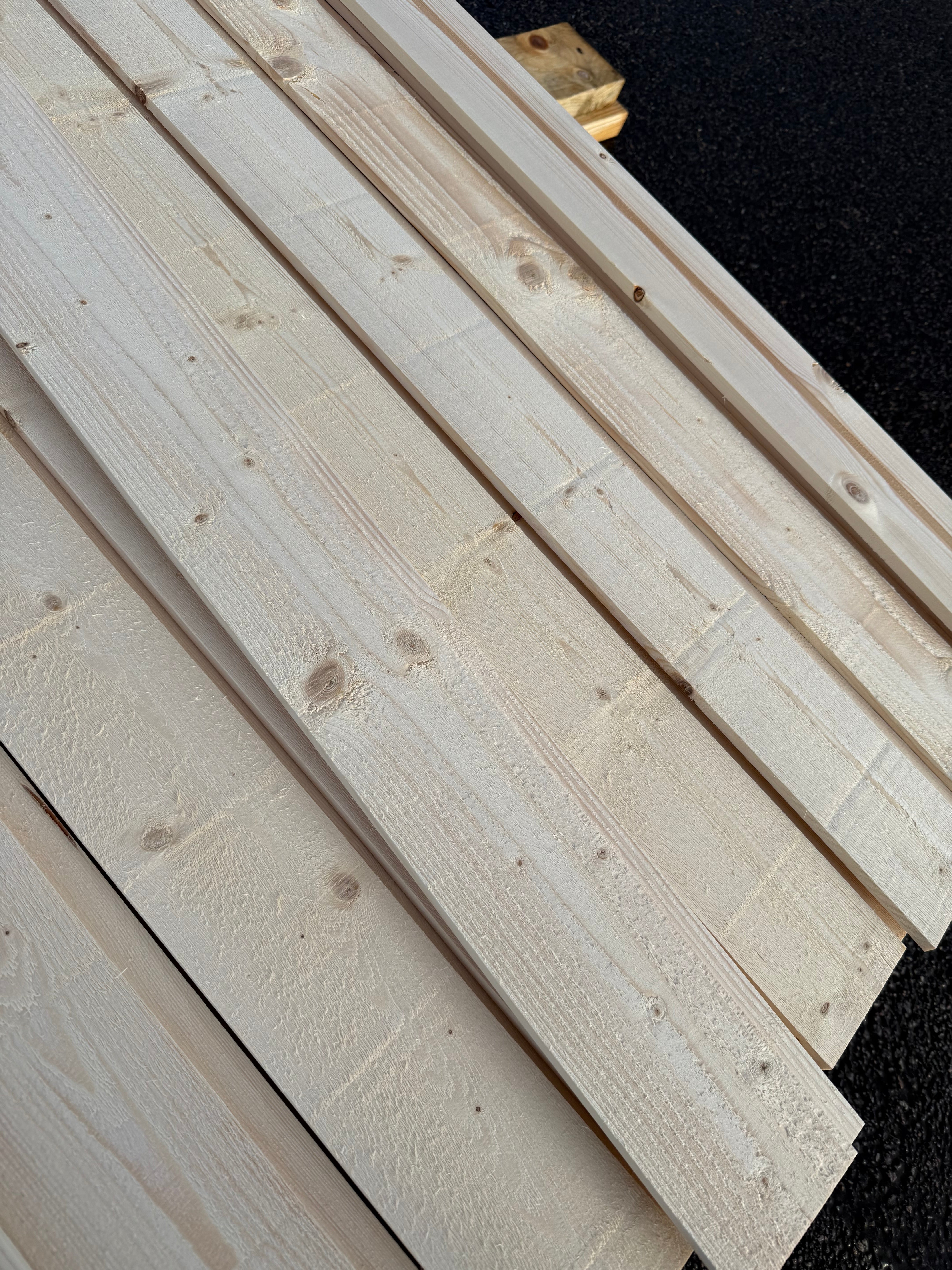 Paket Hakfals 22x120mm – 126 st (4,2 m, gran, obehandlad) Revor