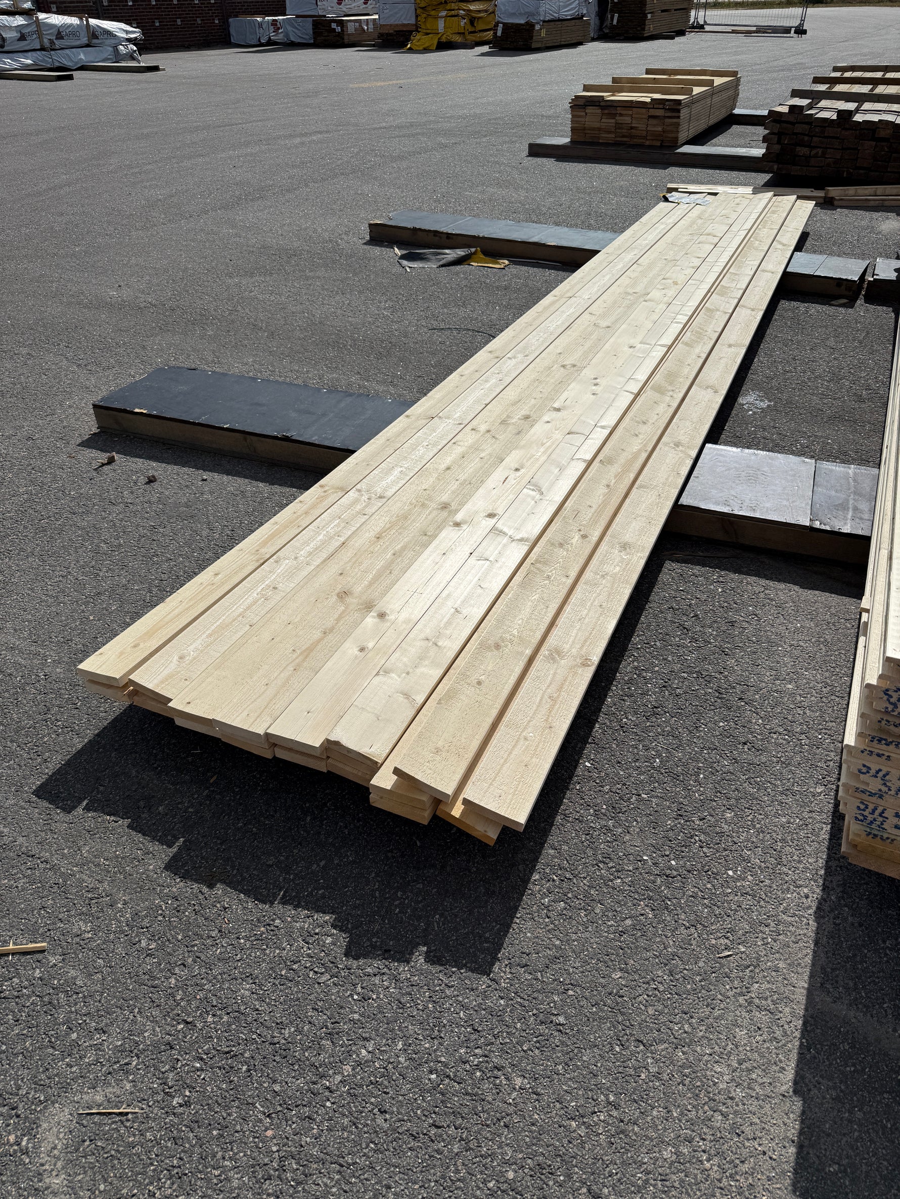 Paket Finsågade Brädor 22×105mm 5,10m 20st Obehandlad Gran