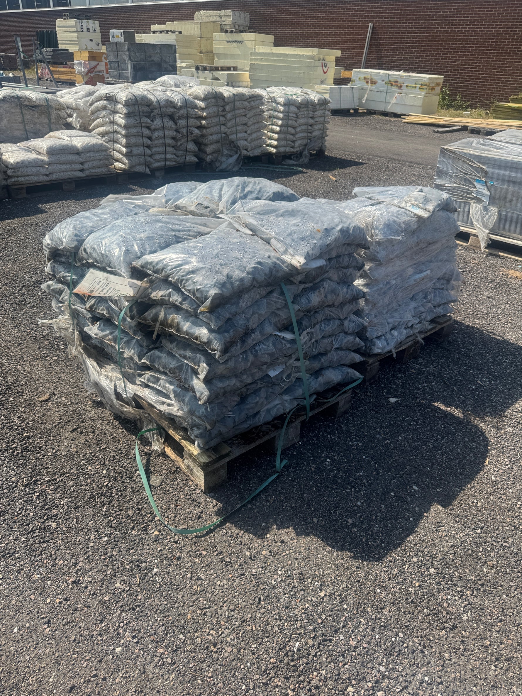 2 Pall Dekorsten Svart Granit 20–40mm 85 Säckar