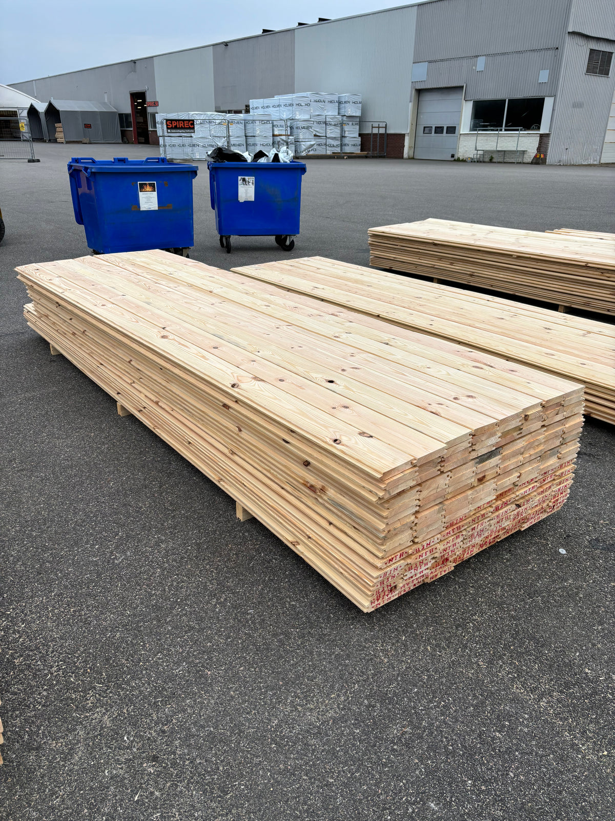 Paket Spontade Furu Brädor 27x145mm 3,60–3,90m – 144st (Andra Sortering)