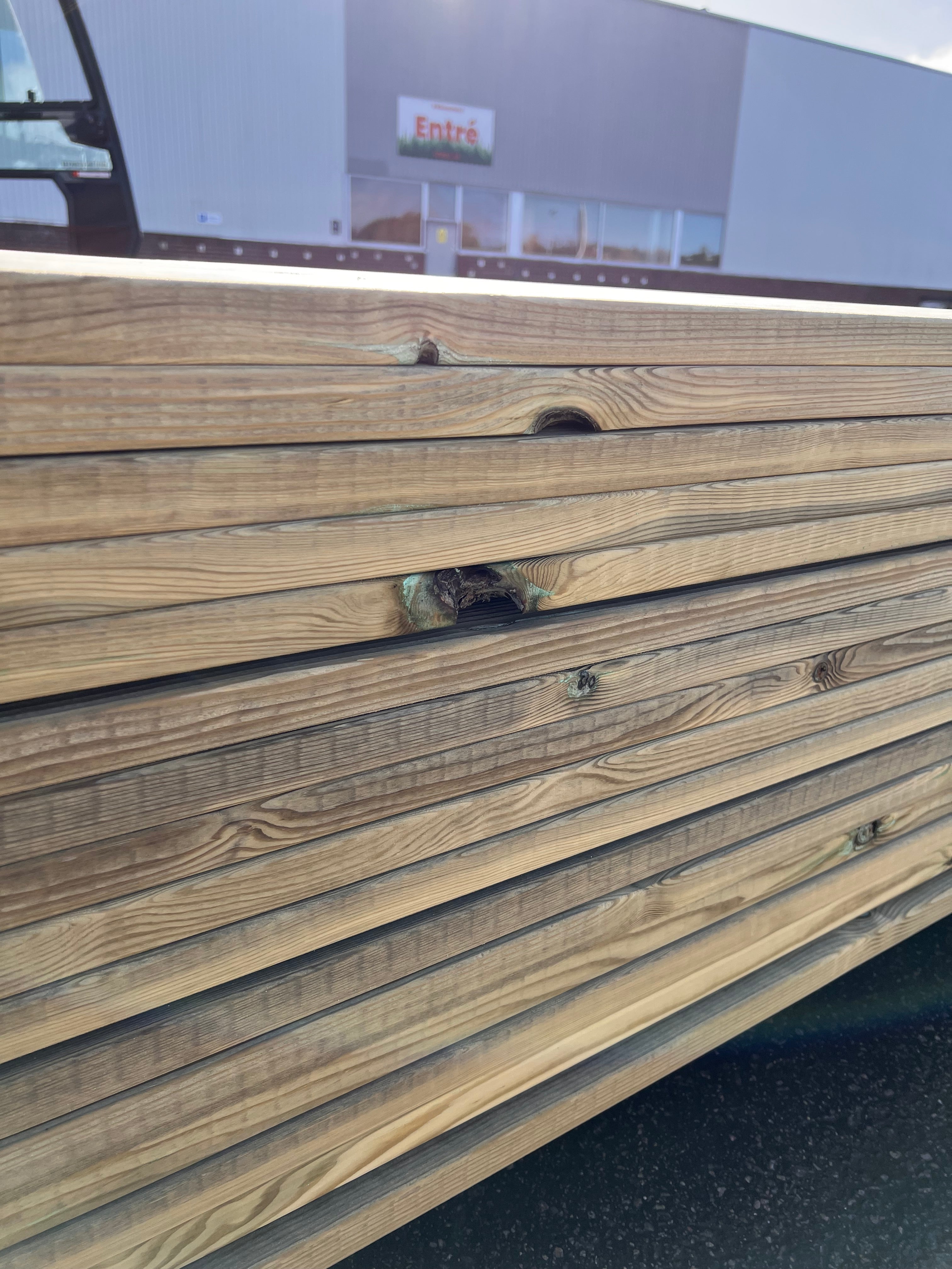 Paket tryckimpregnerad trall 27x145 Rillad 112 st 4.80m (B-sortering)