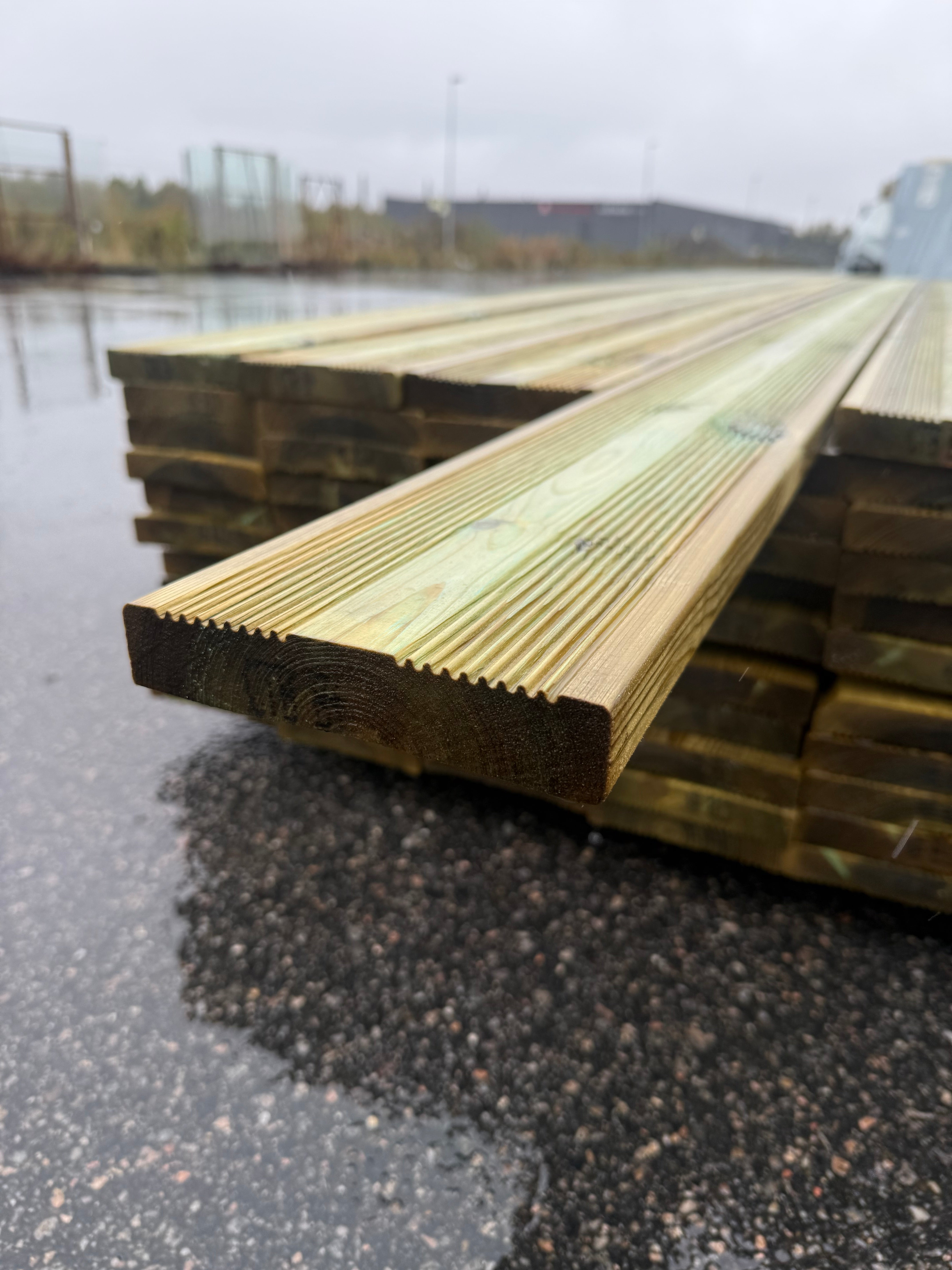 Paket Tryckimpregnerad Rillad Trall 27x145mm 5.40m 77st (B-Sortering)