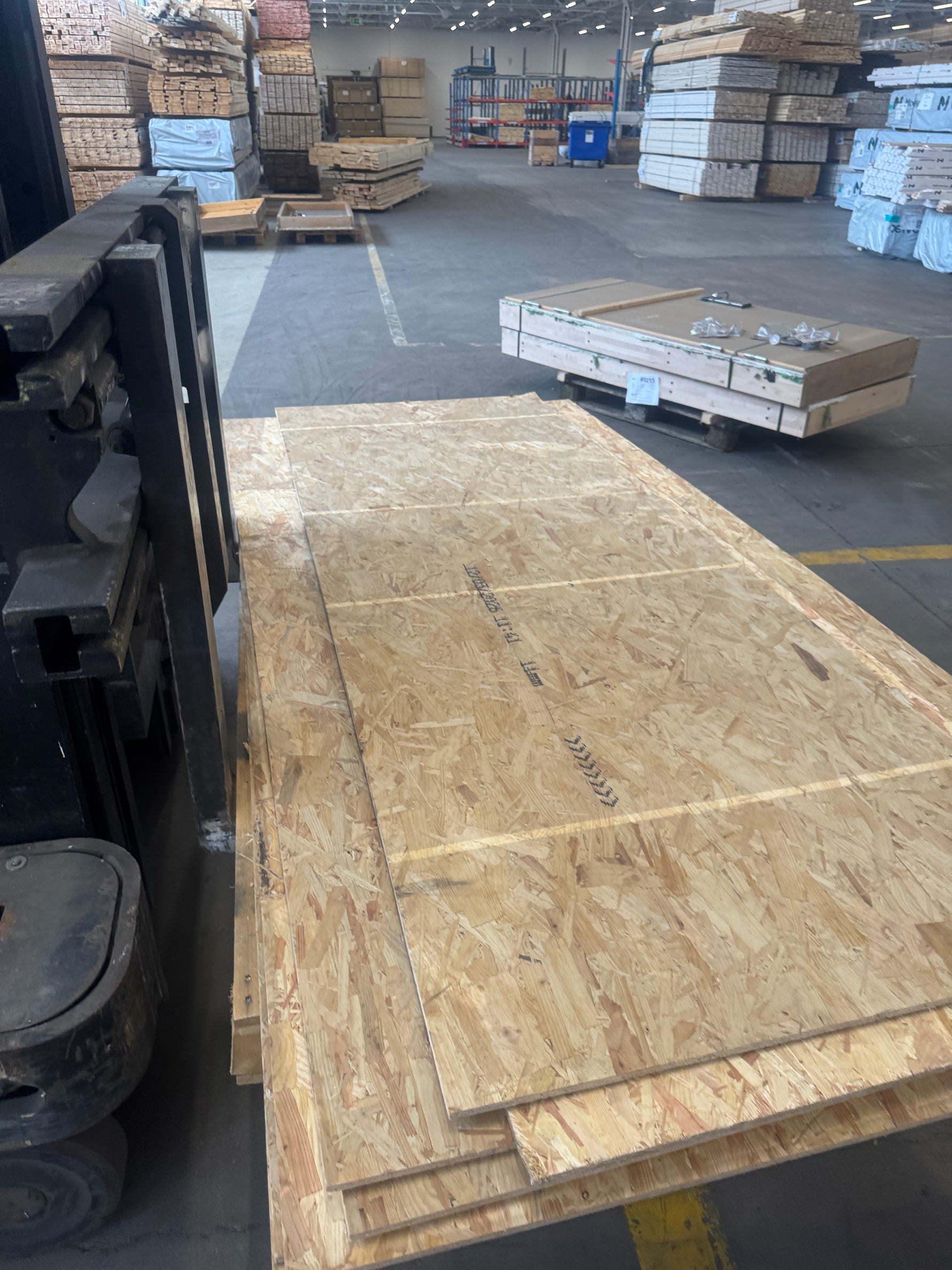 Parti OSB-skivor 11 mm kantskadade – 7 st