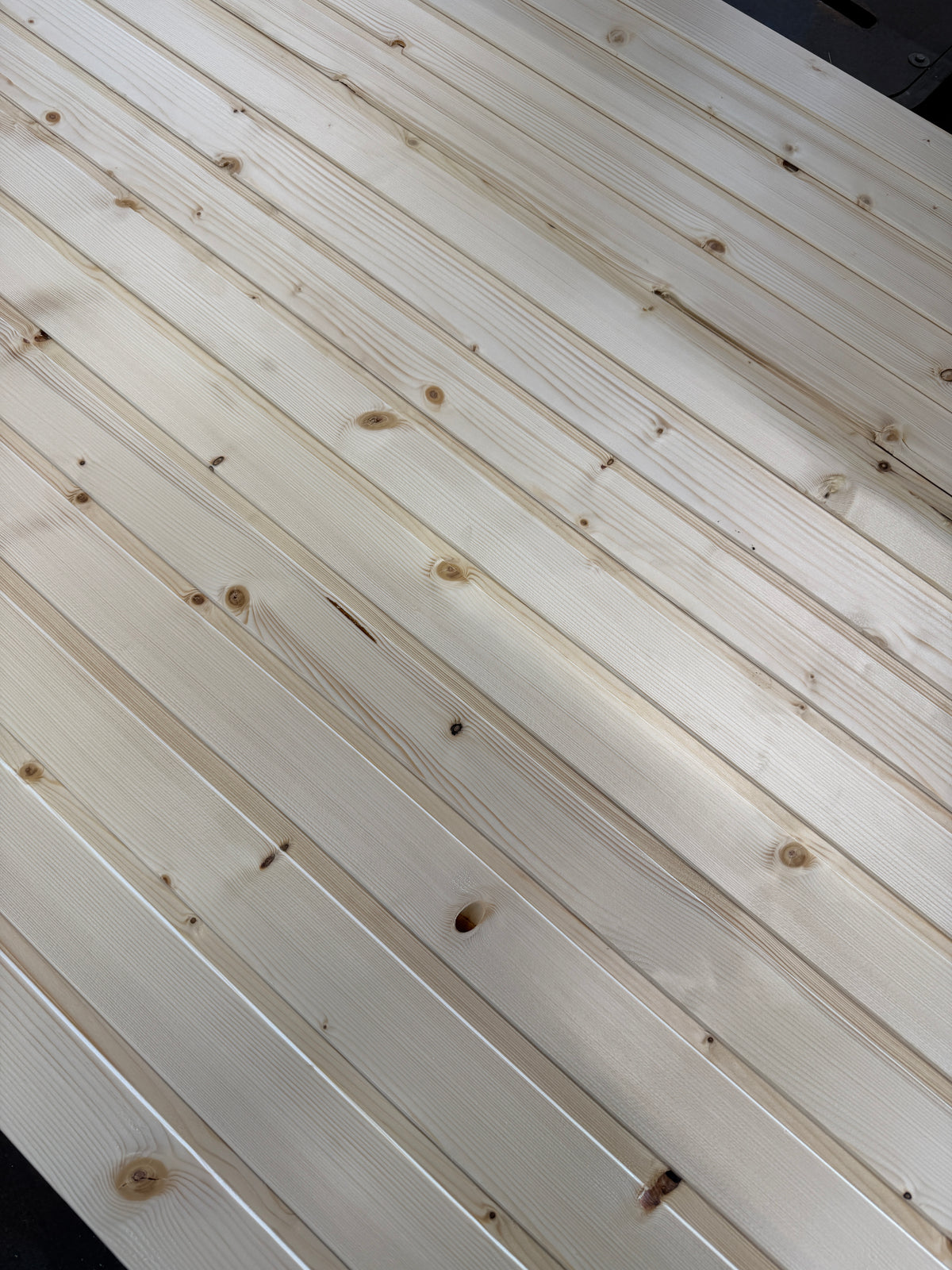 Bastupanel 12x70mm- 2,40m (Säljs per bunt) 1,2kvm- Andra Sortering