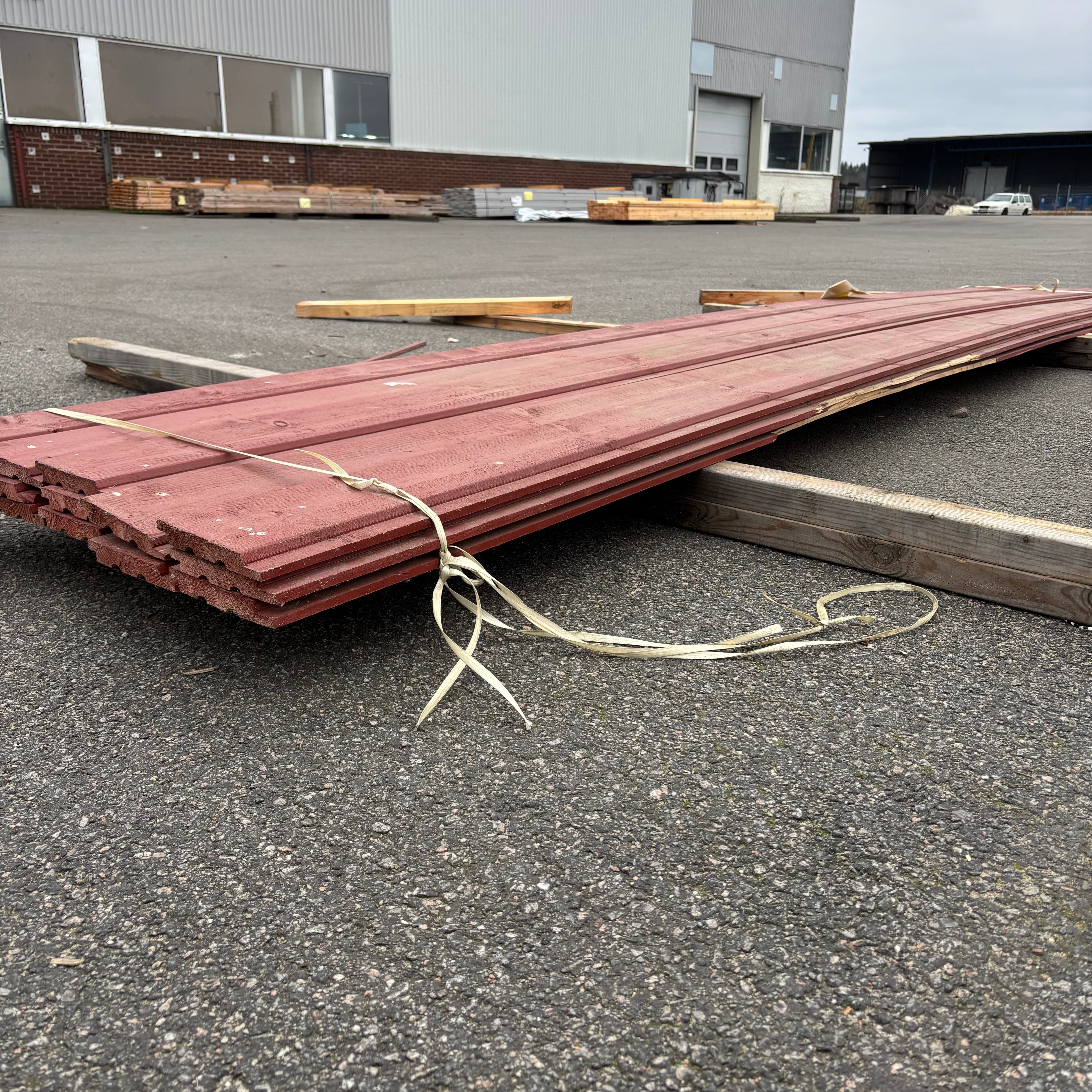 Paket Ytterpanel Falsad Enkelfas 24x147 mm – 14 st (5,10 m, Brandröd)