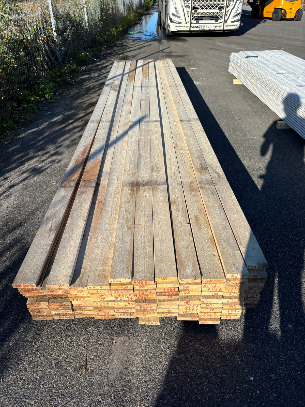 Paket Finsågade Brädor 22x95mm 5,40m 108st (Fuktskadat)