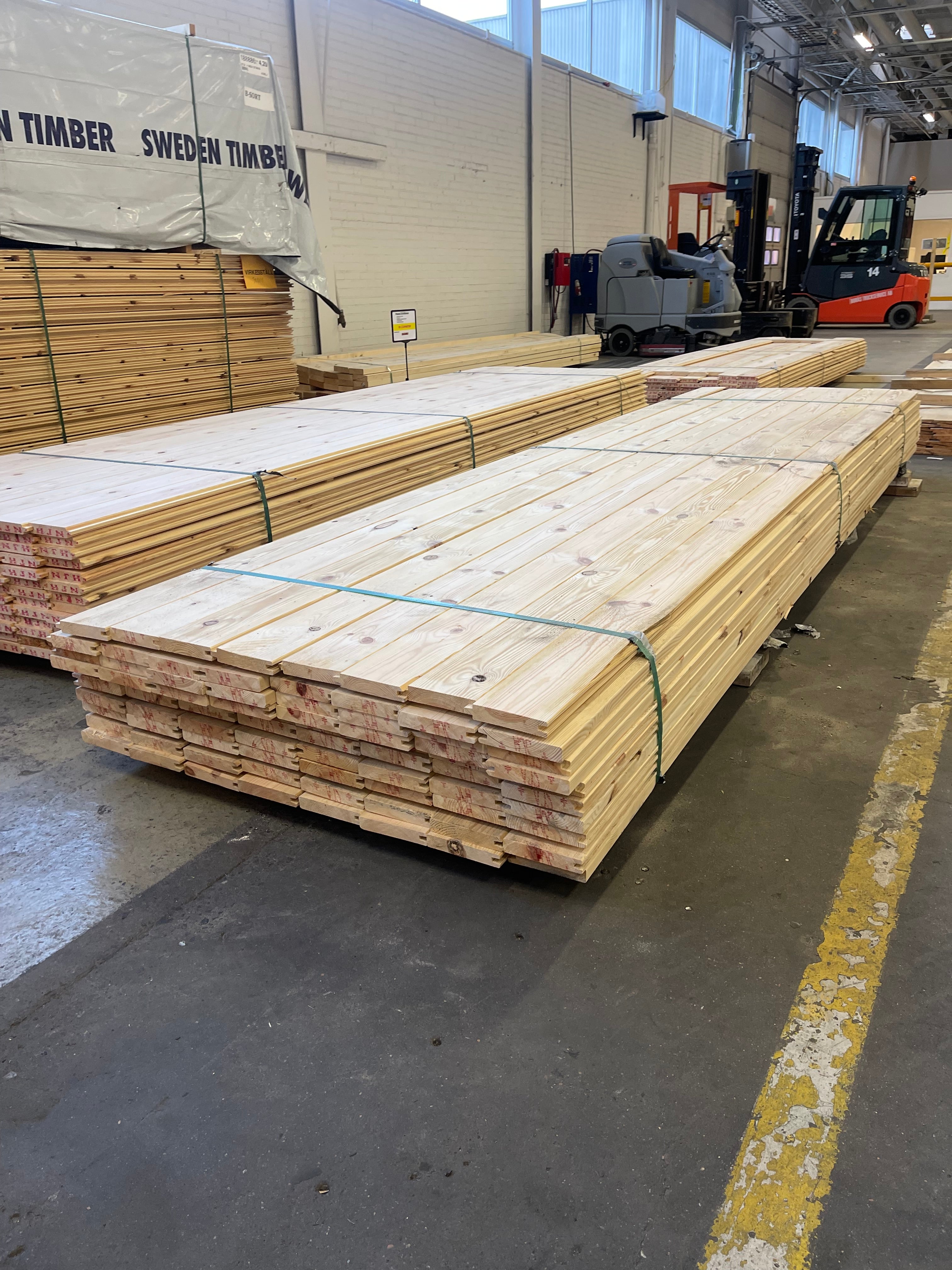 Paket Hyvlad panel 27x145 4.20m 80st-Felproducerad