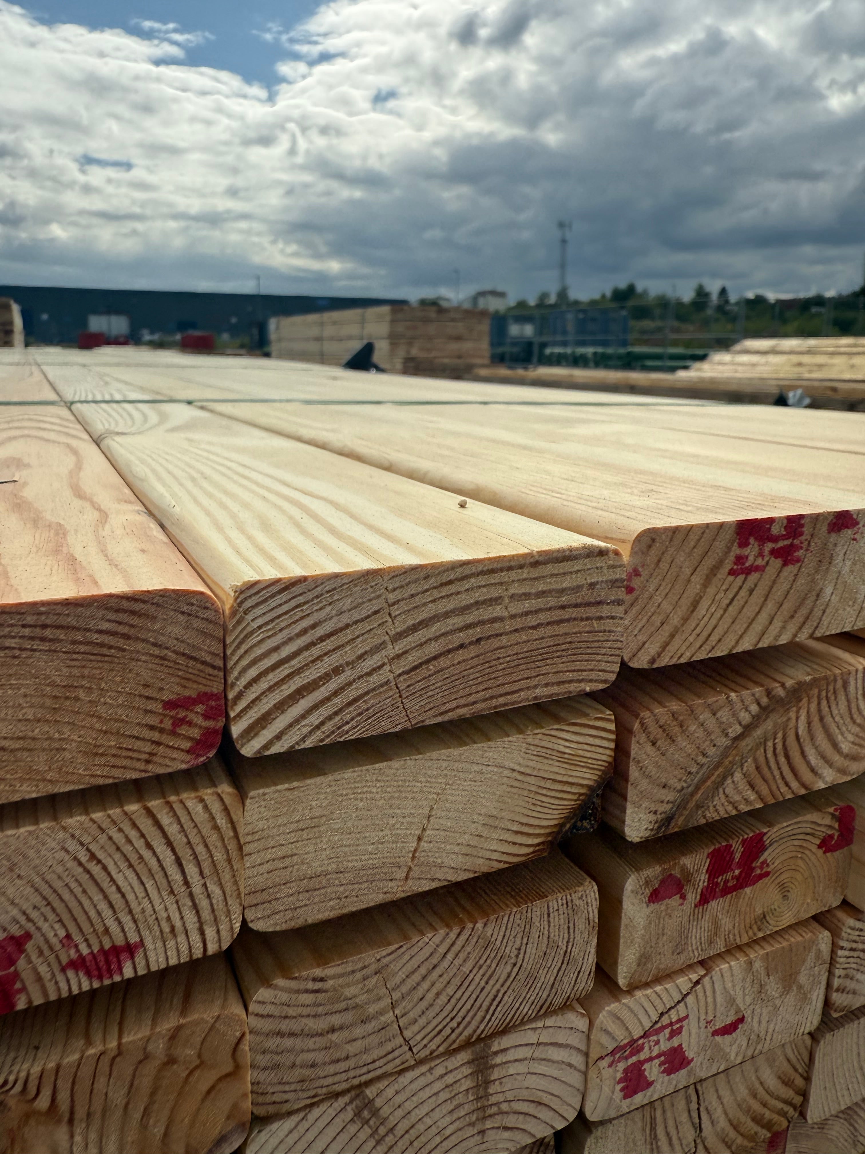 Paket 28x70mm, 4.20m 210st furu