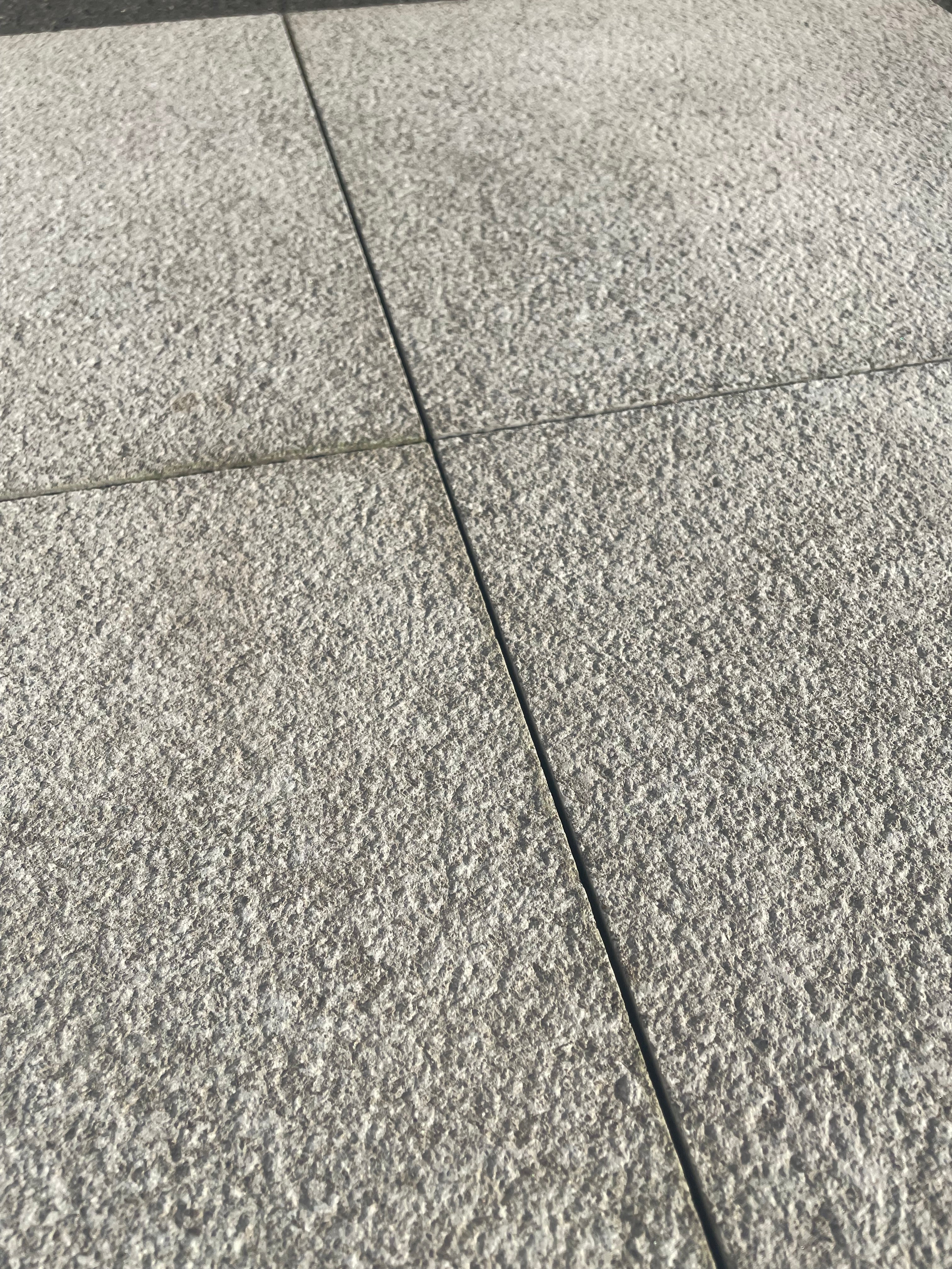 Granithäll 400x400x30 – Porto Olivgrå (S:t Eriks, Portugisisk Granit)