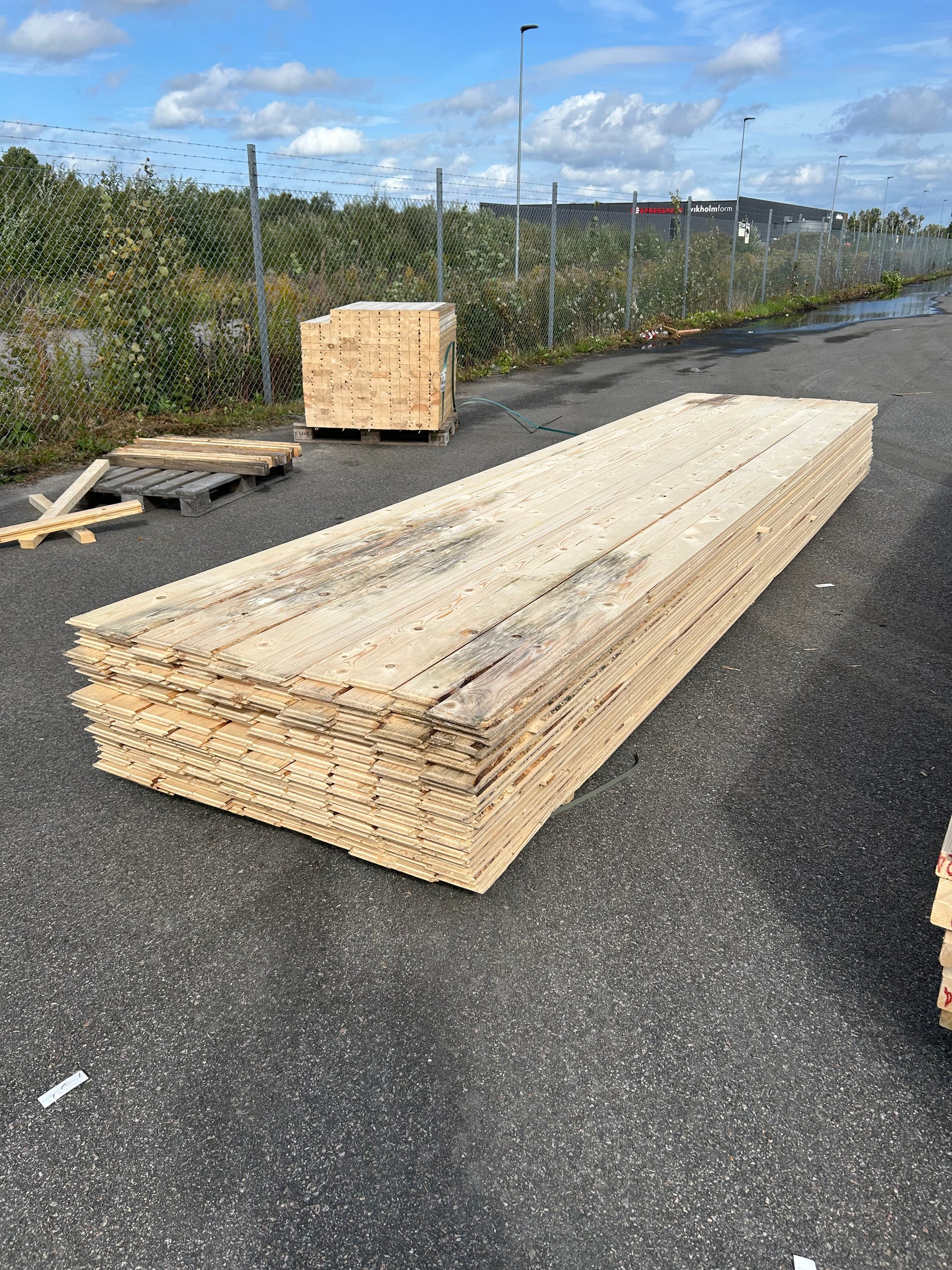 Parti Råspont 20x120 mm – 4,80m 220st (Fuktskadat)
