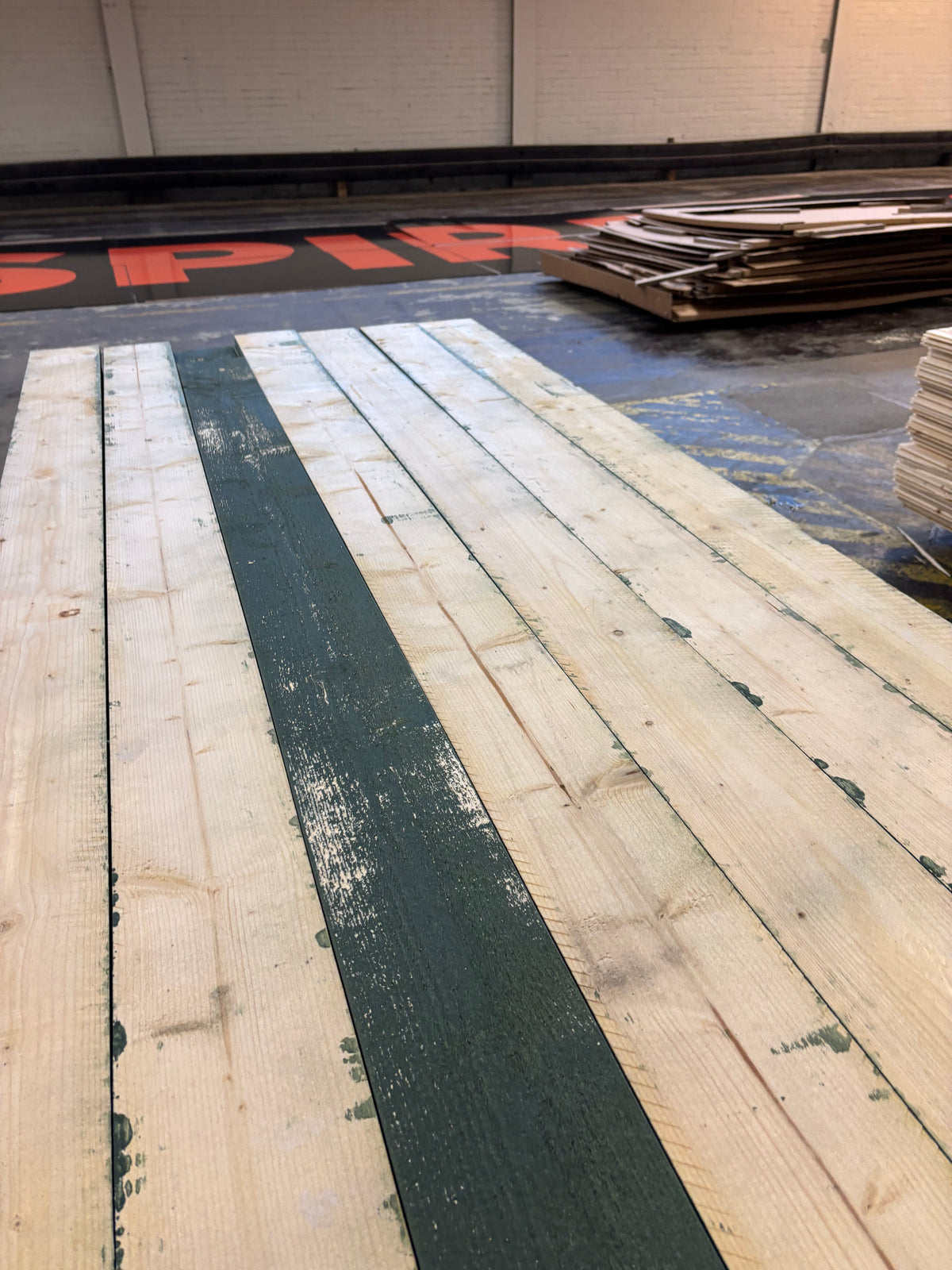 Paket Finsågade Brädor 22×145 mm Mellanstrukna 5,40 m – 203 st
