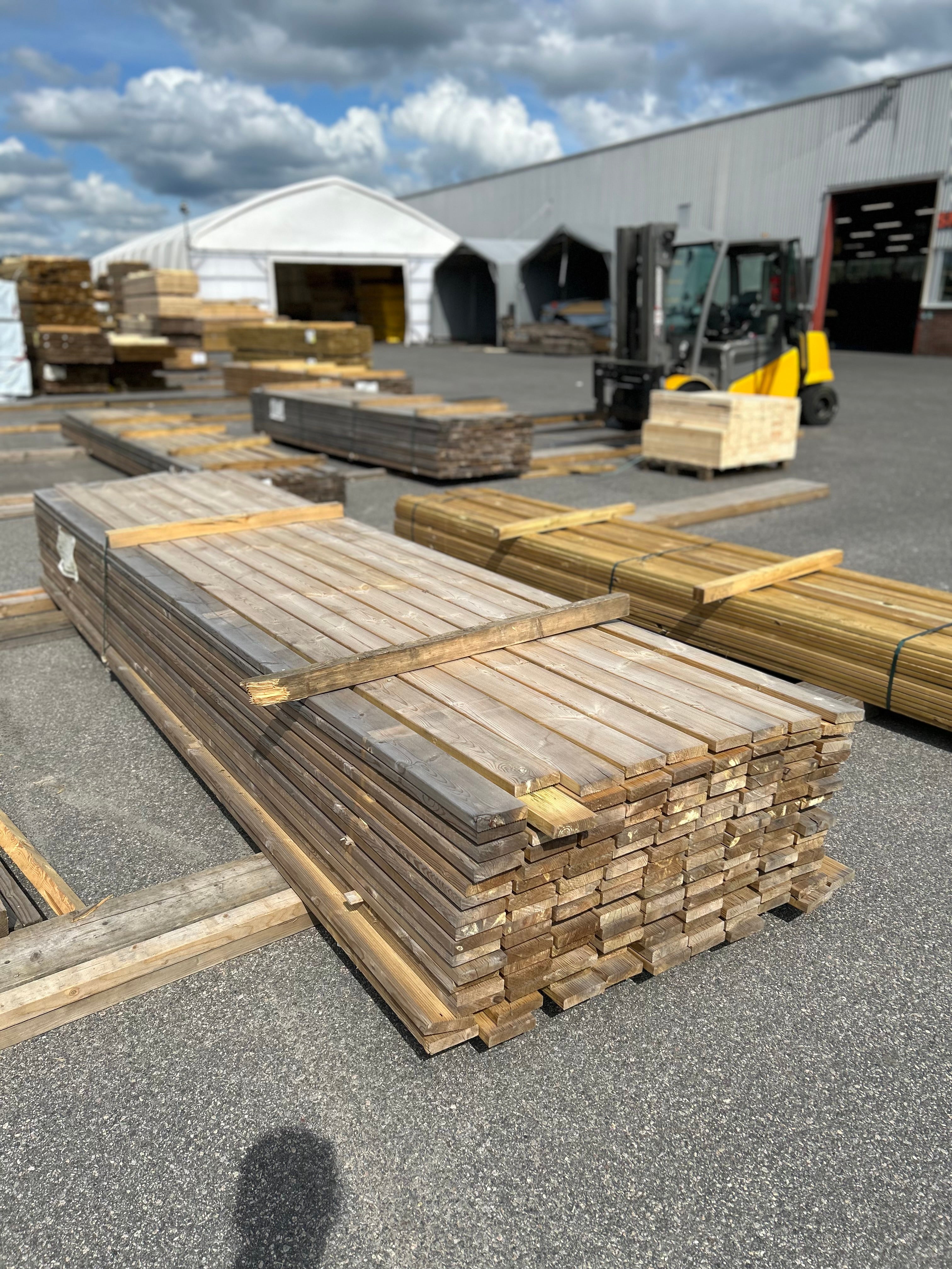 Paket Tryckimpregnerad Rillad Trall 28x120mm, 144st 4.20m