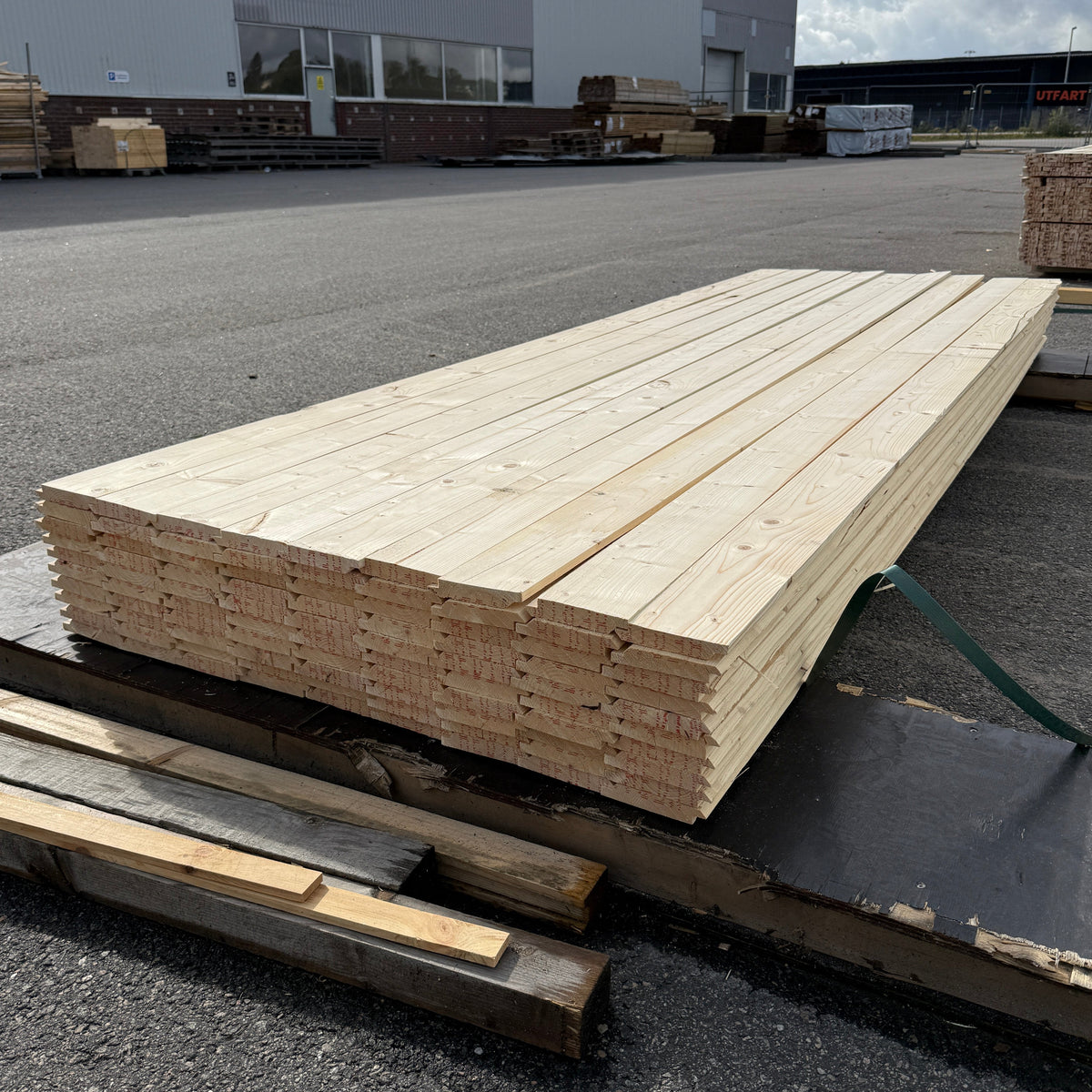 Paket Ytterpanel Dubbelfasspont 22x120 mm – 3,00 m 90st (Obehandlad)