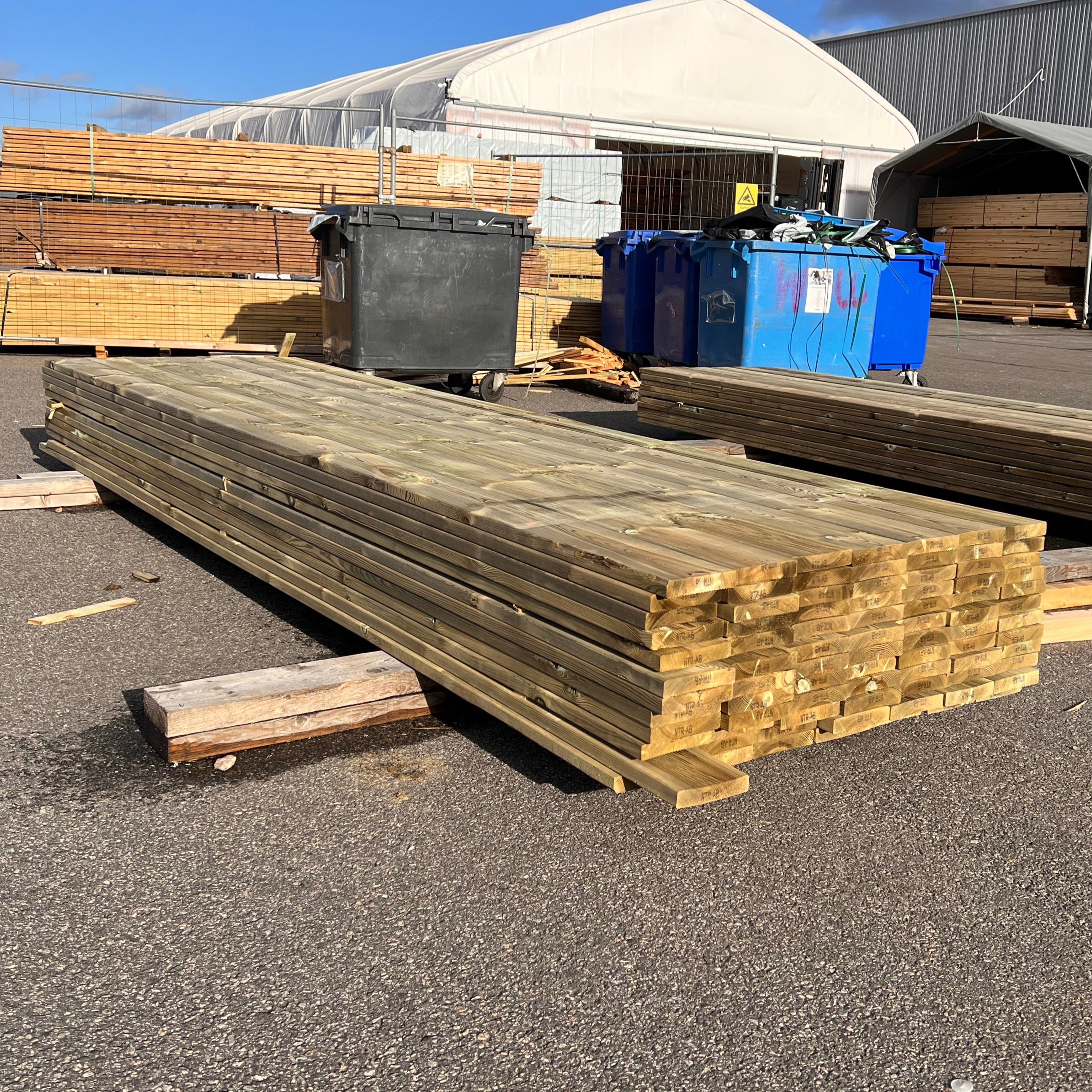 Tryckimpregnerad Rillad Trall 28x145 – 84 st (B-sortering)