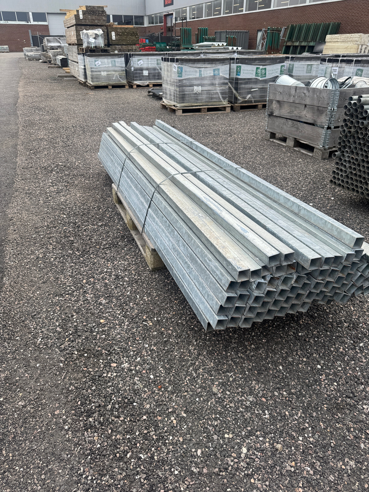 Pall Galvade Fyrkantsrör 50x50mm – 2,76m – ca 75st