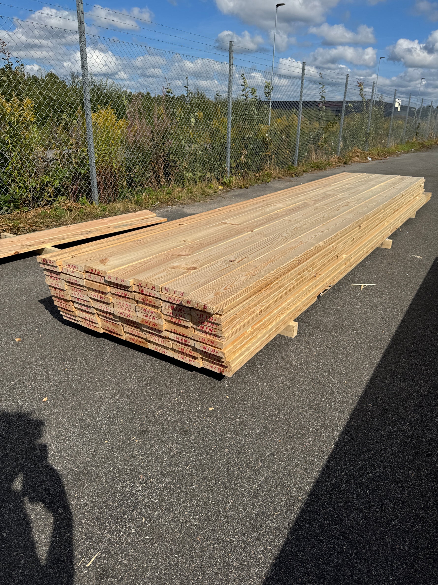 Paket Rillad 28x145 – 84st – 4.80–5.40 m – ANDRASORTERING