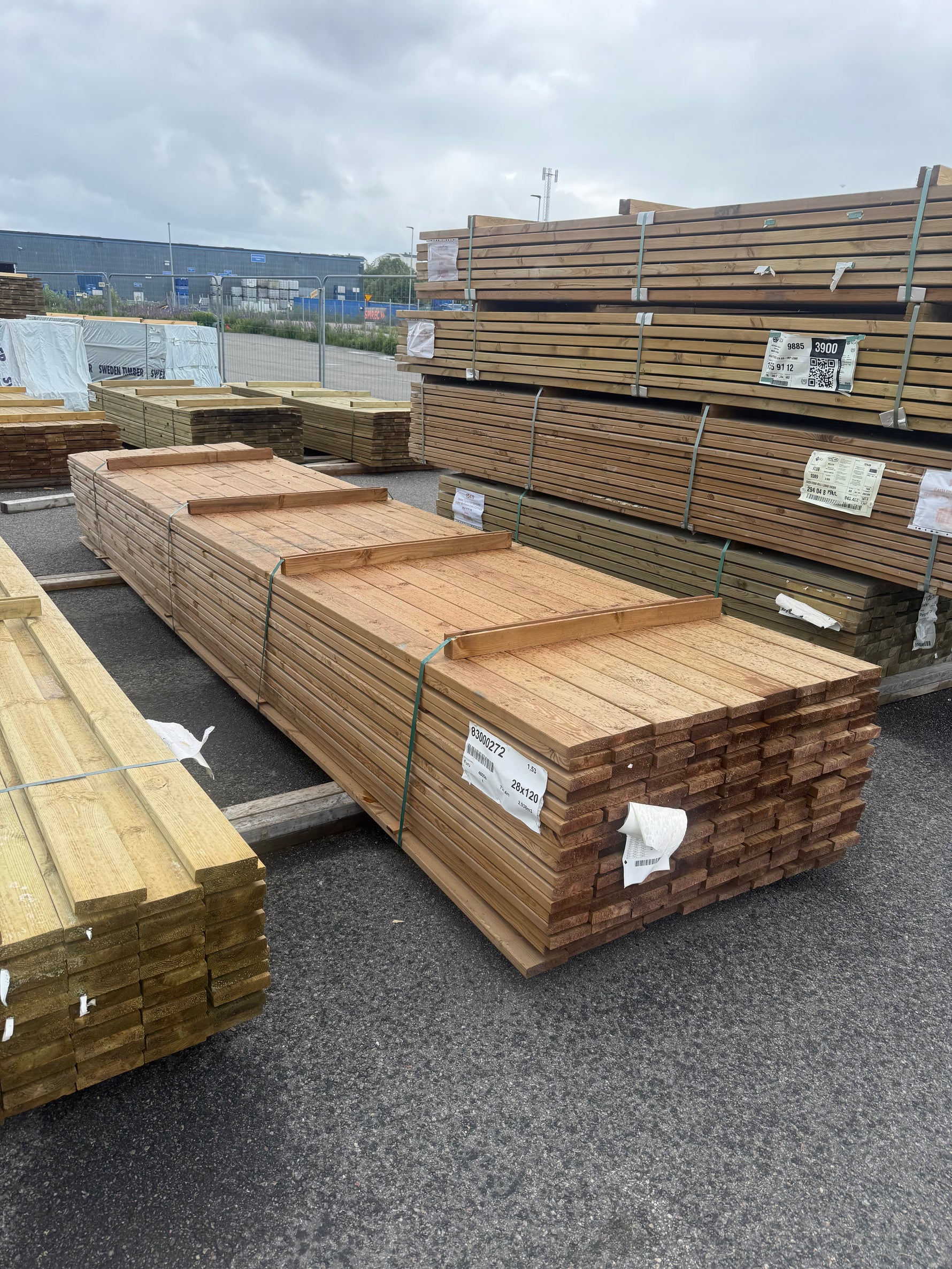 Paket Brunimpregnerad Trall 28x120mm 4.80m 153st Andra- sortering