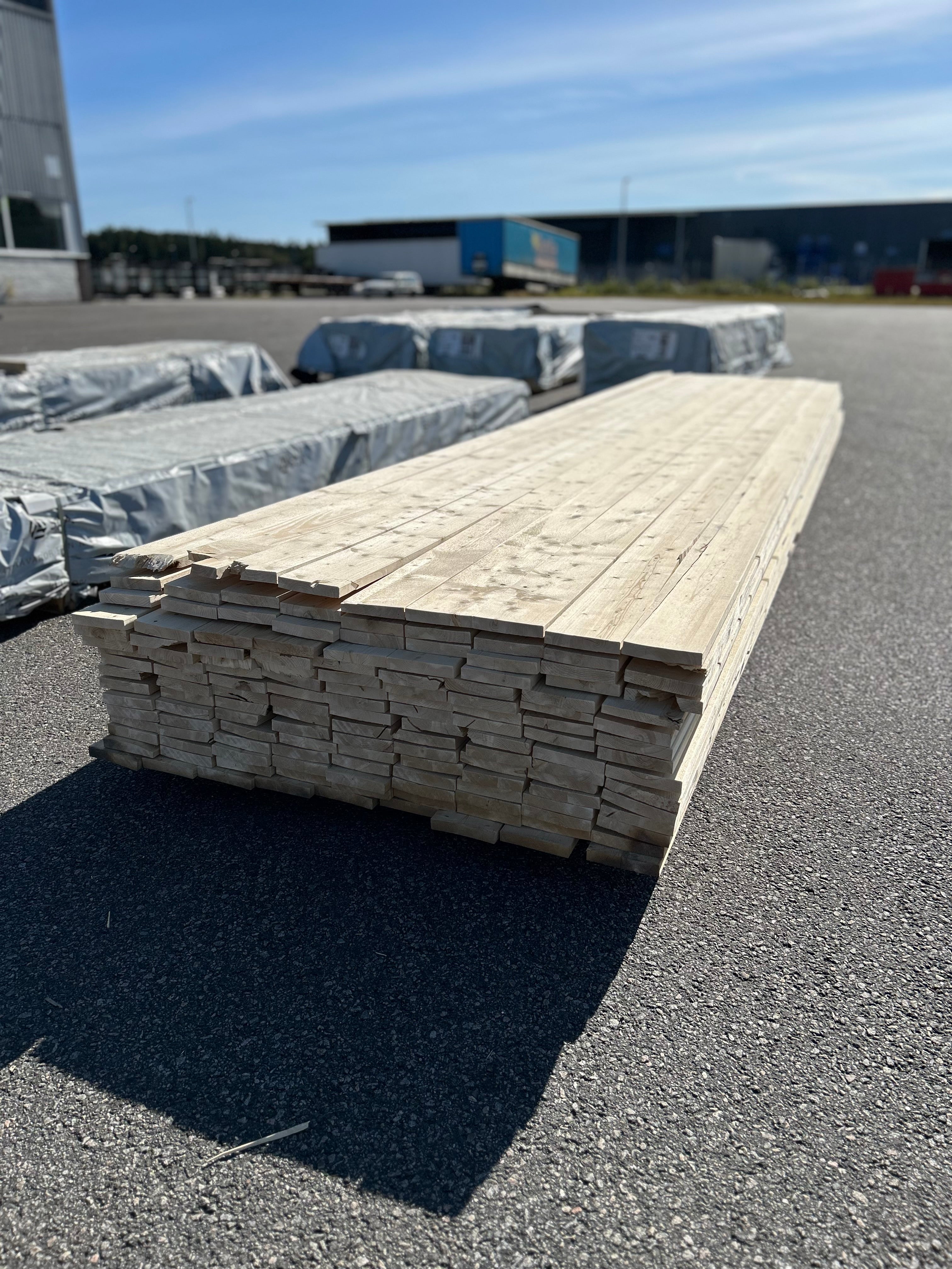 Paket Finsågad Panel 22x120mm 142st 4.80–5.40m – Andra sortering