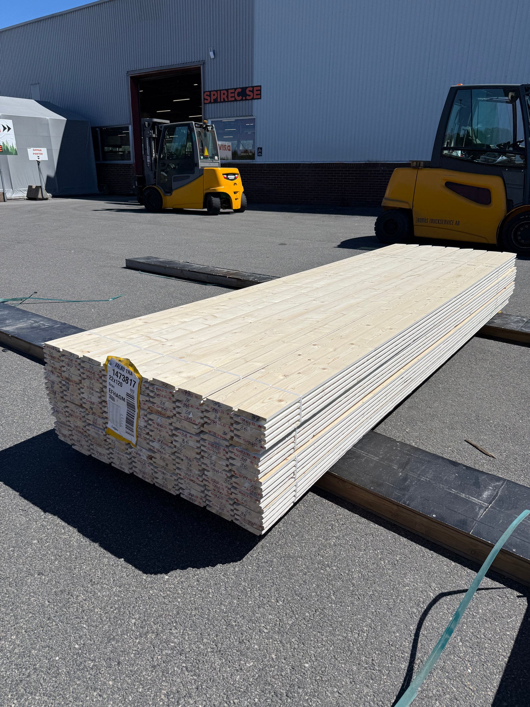 Paket Ytterpanel Enkelfas Halvspont 22x120mm, 180st 3.60m Grundmålad