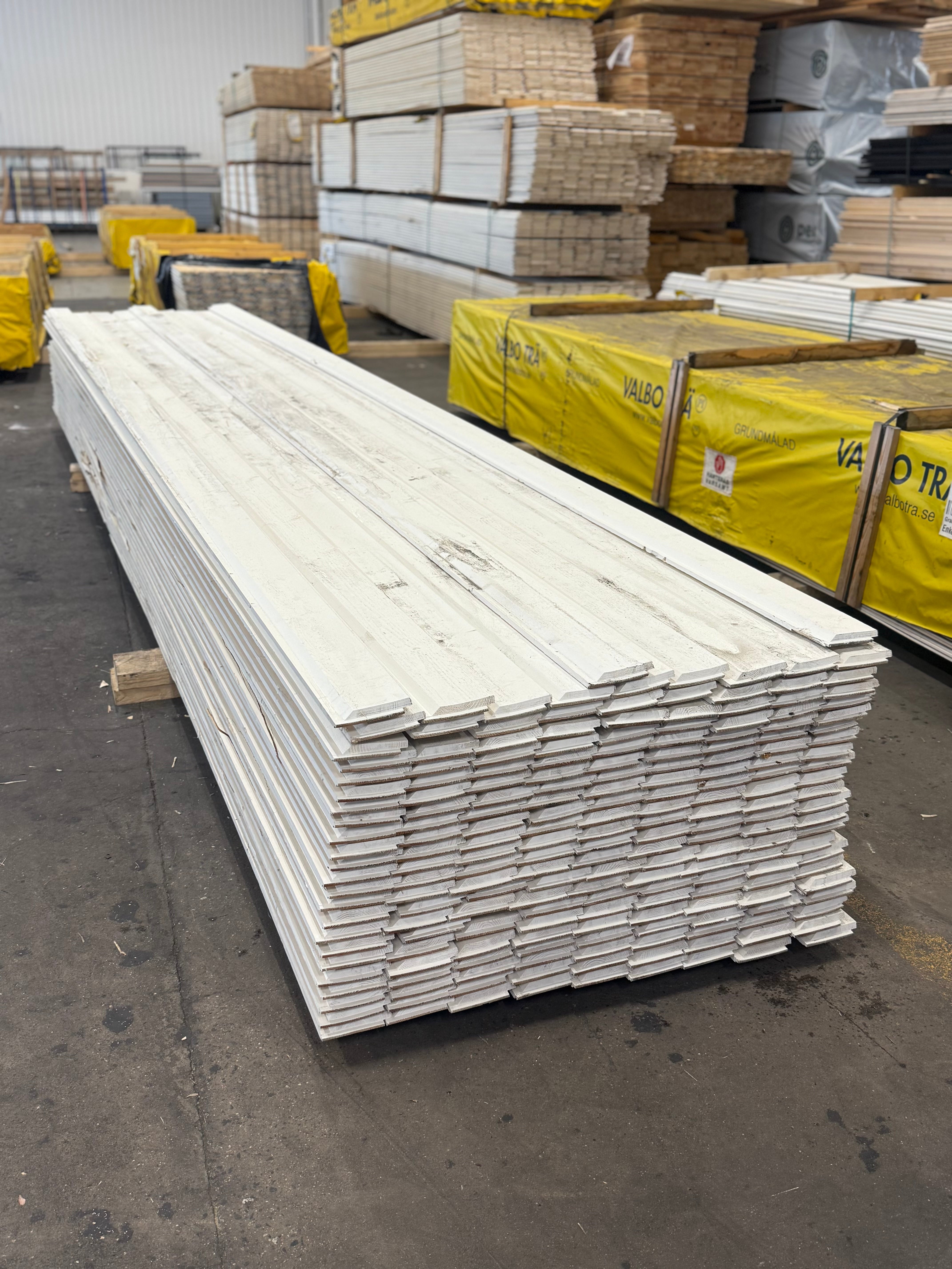 Paket Ytterpanel Enkelfas Halvspont Ändspont 22x120mm 201st 5.40m –
