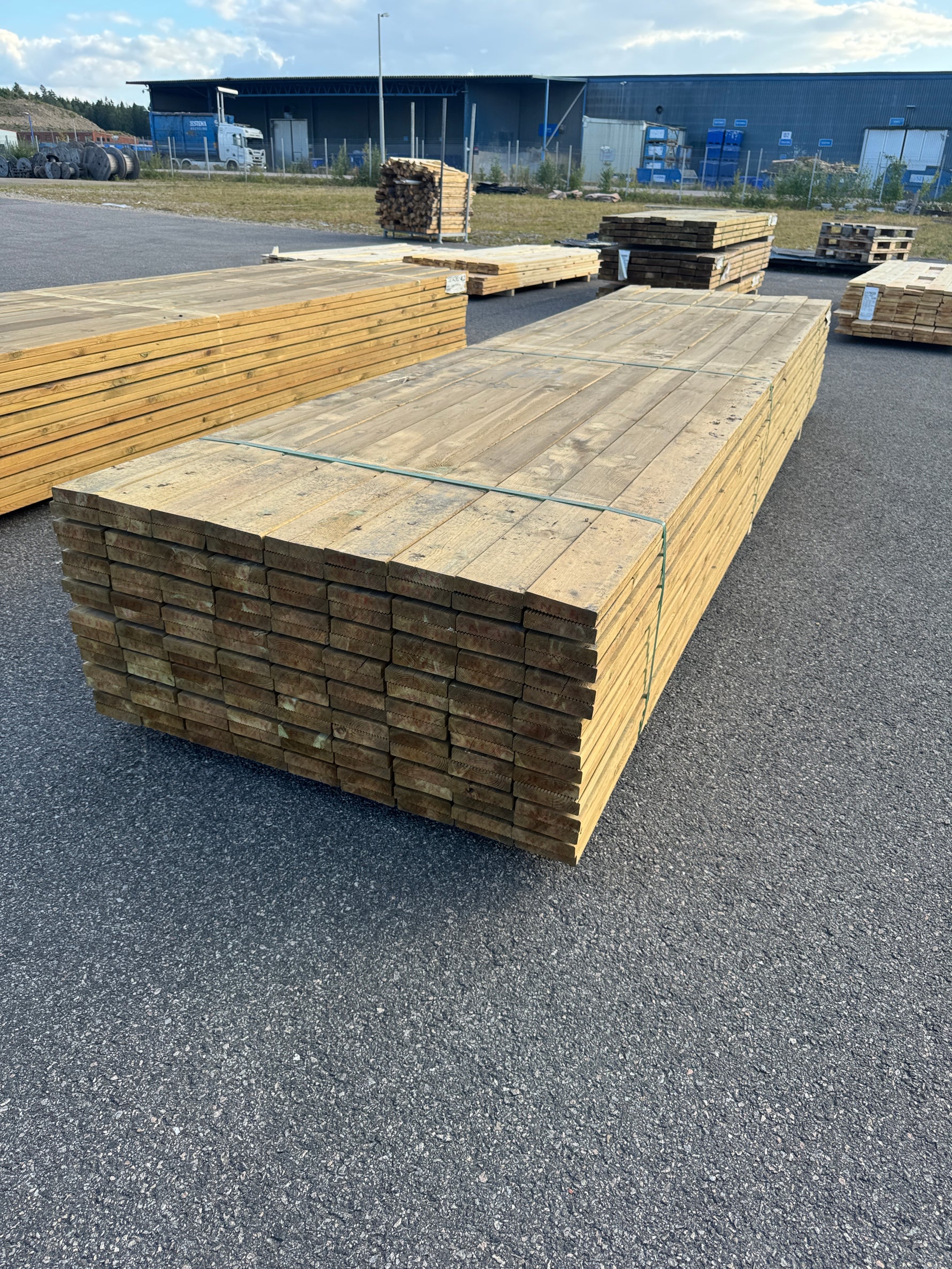Paket Rillad Trall 28x120 – 144st – 4.20 m – NTR AB A-sortering