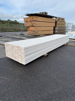 Finsågade Brädor 22x145mm 4,50m – Grundmålade (Säljs per styck)