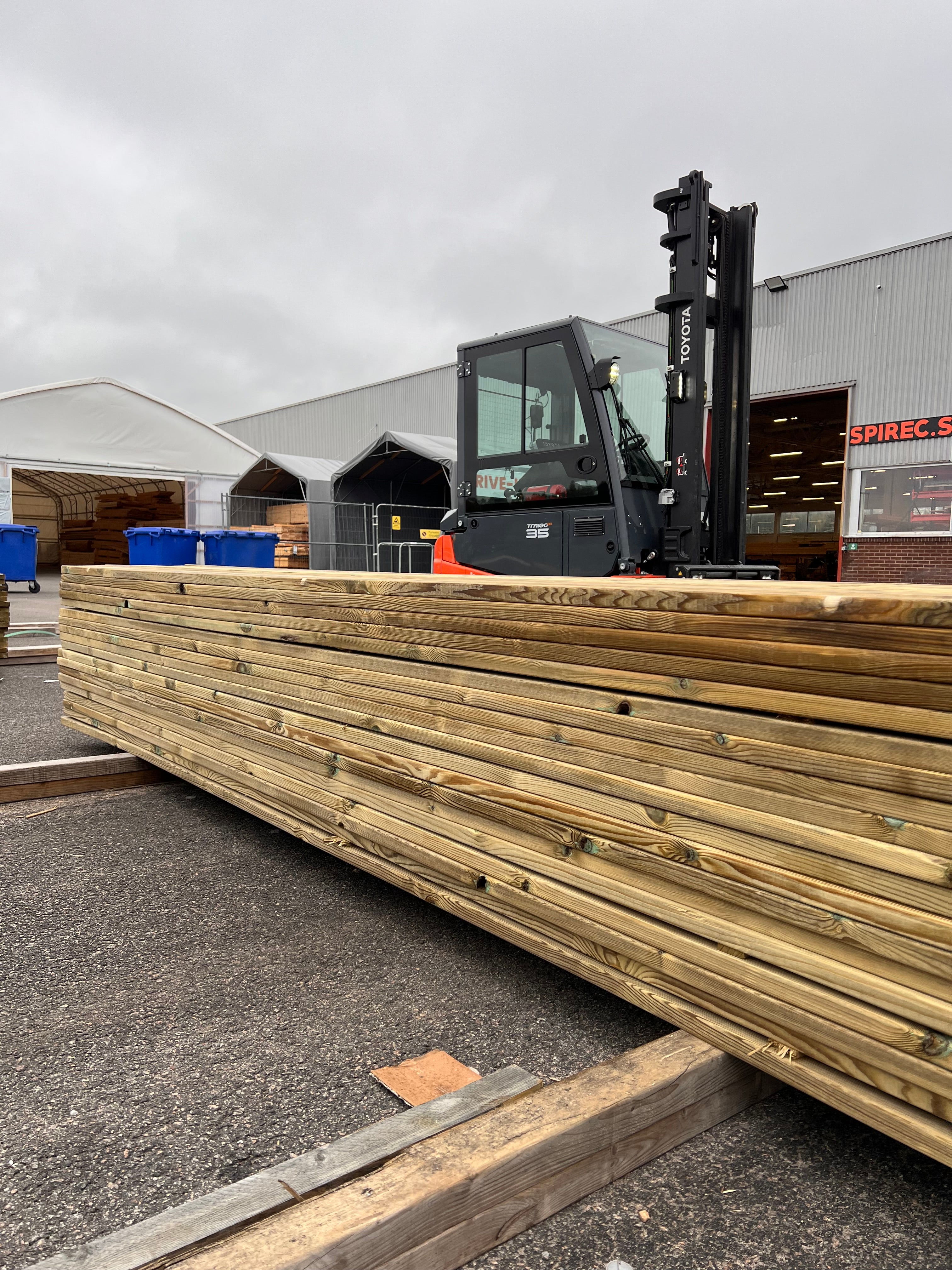 Paket Tryckimpregnerad trall 27x145 Rillad 131 st 3.60m (B-Sortering)