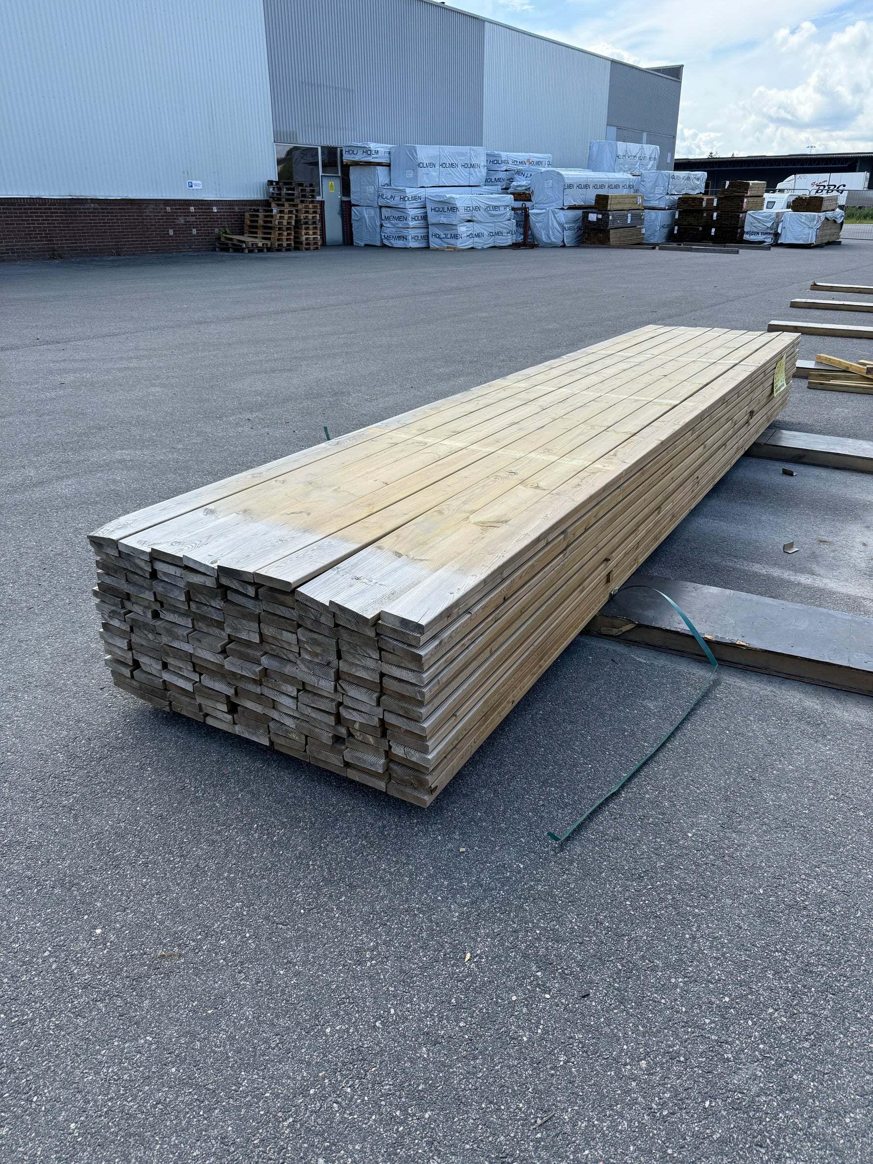 Paket Tryckimpregnerad Rillad Trall 28x120mm, 144st 5.10m- Väderbitet