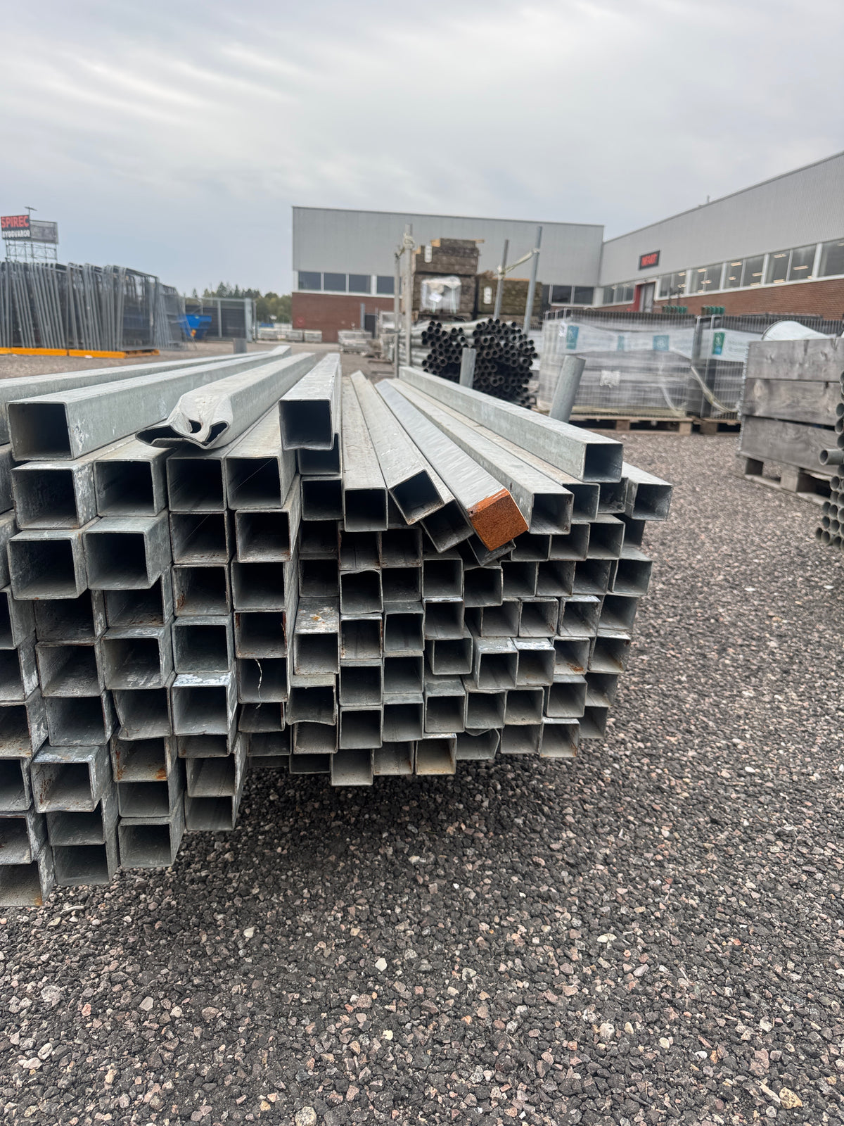 Pall Galvade Fyrkantsrör 50x50mm – 2,76m – 96st