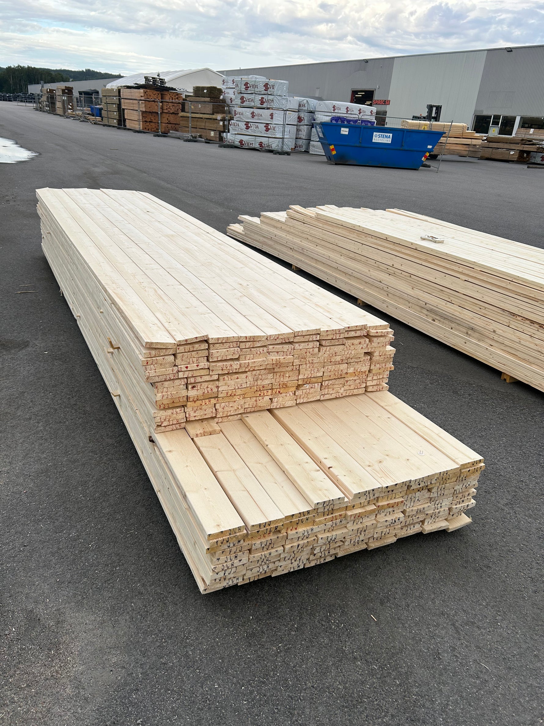 Paket Finsågade Brädor 22x120 mm – 4,20–4,80 m (Andra sortering)