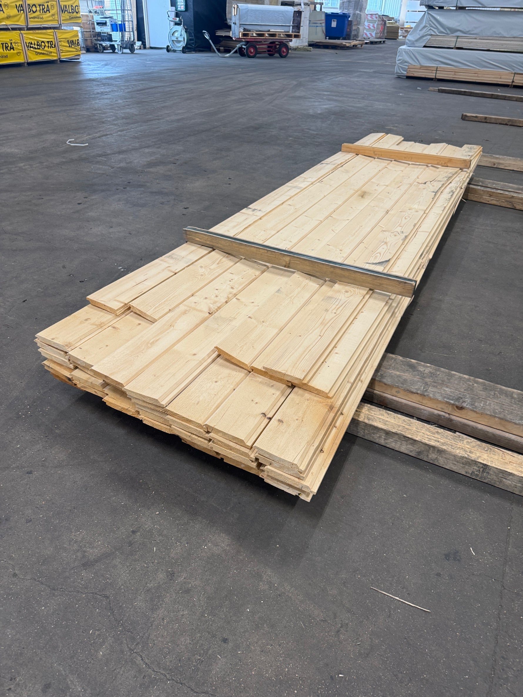 Paket Ytterpanel Dubbelfas Fals 22x145mm 3,60–3,90m – 43 st