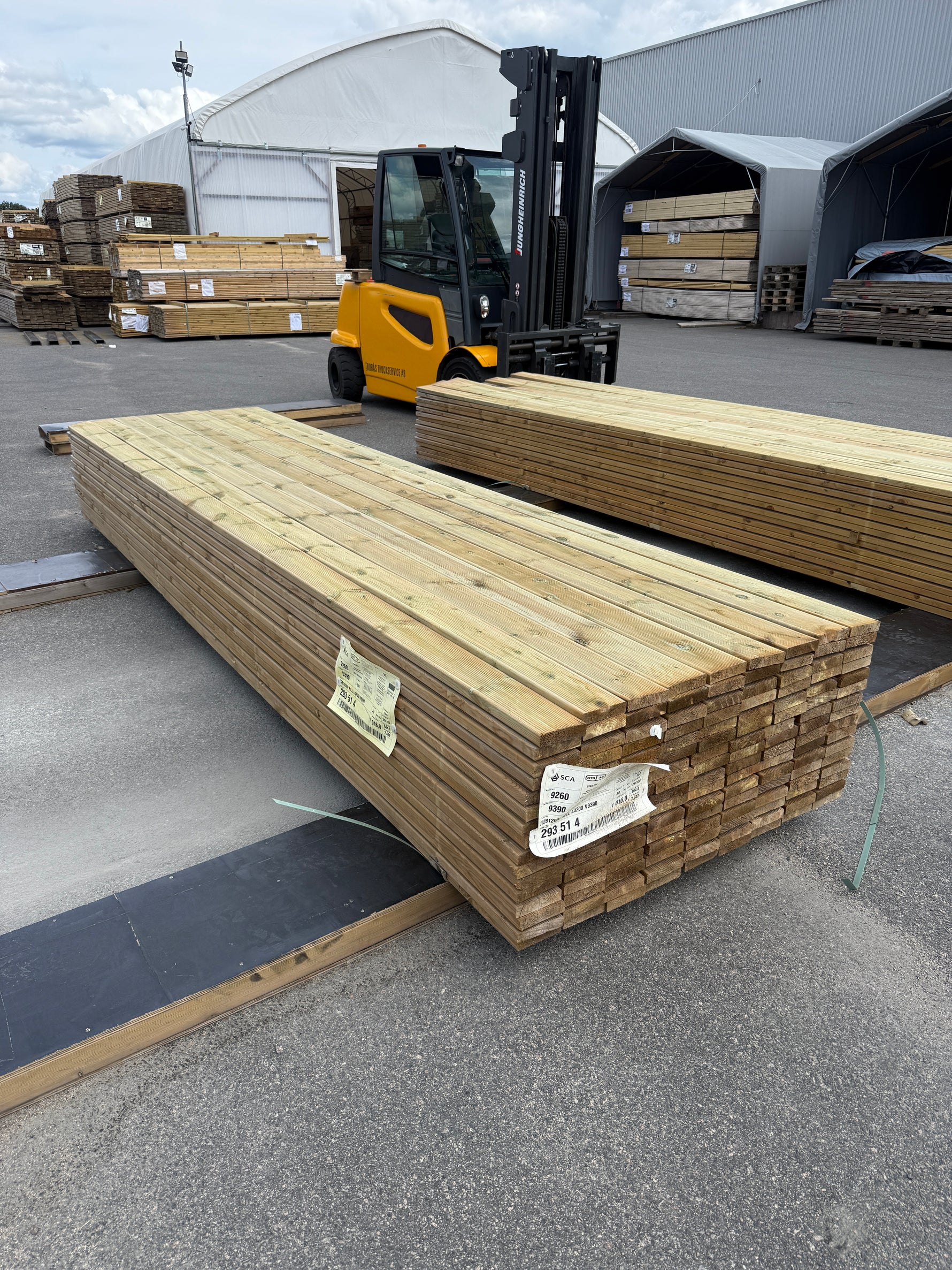 Paket Tryckimpregnerad Rillad Trall 28x120mm, 144st 4.20m- Väderbitet