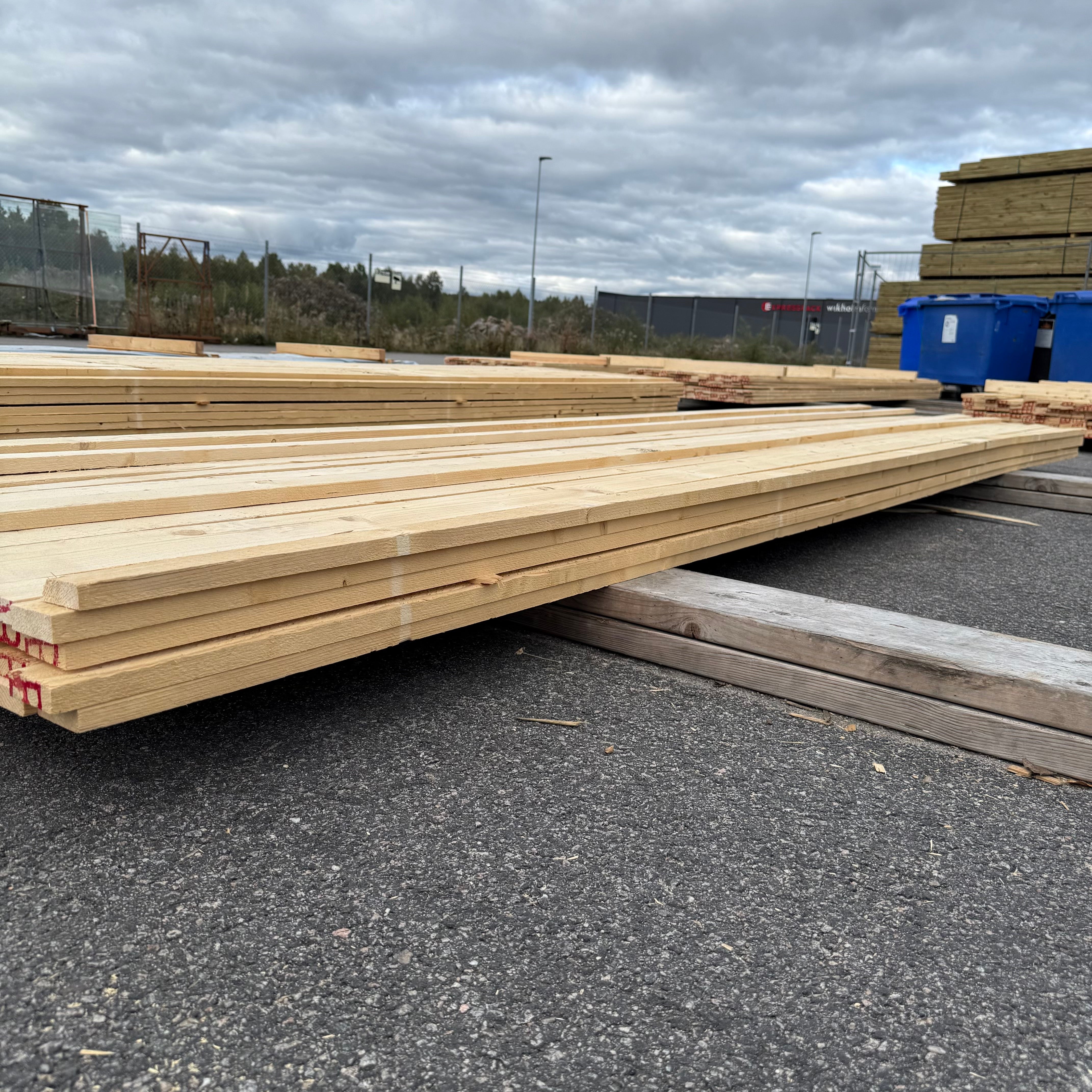 Paket Brädor 19x63mm – 64 st (4,50 m, gran, ohyvlad/råsågad)