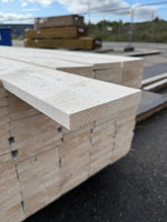 Finsågade Brädor 22x145mm 4,50m – Grundmålade (Säljs per styck)